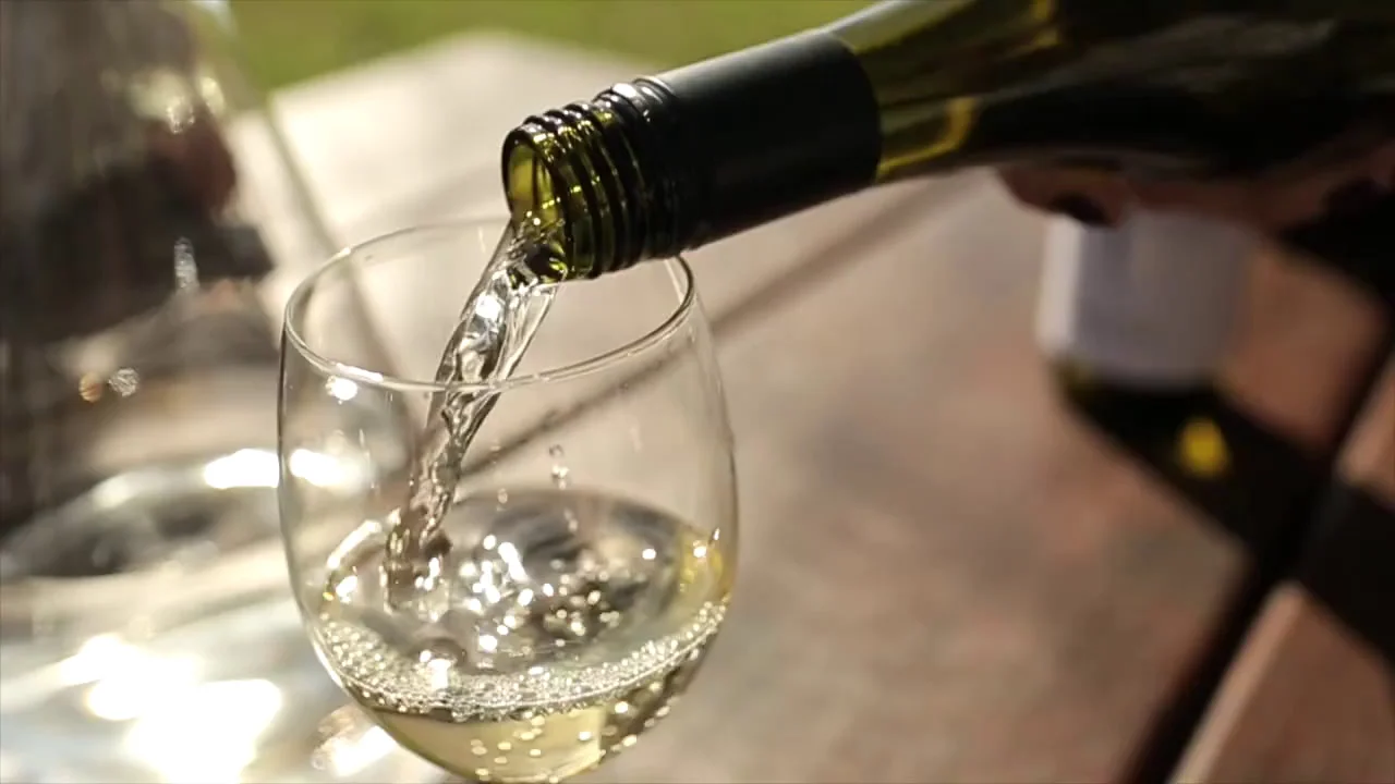 wine tasting tour-tamborine.jpeg