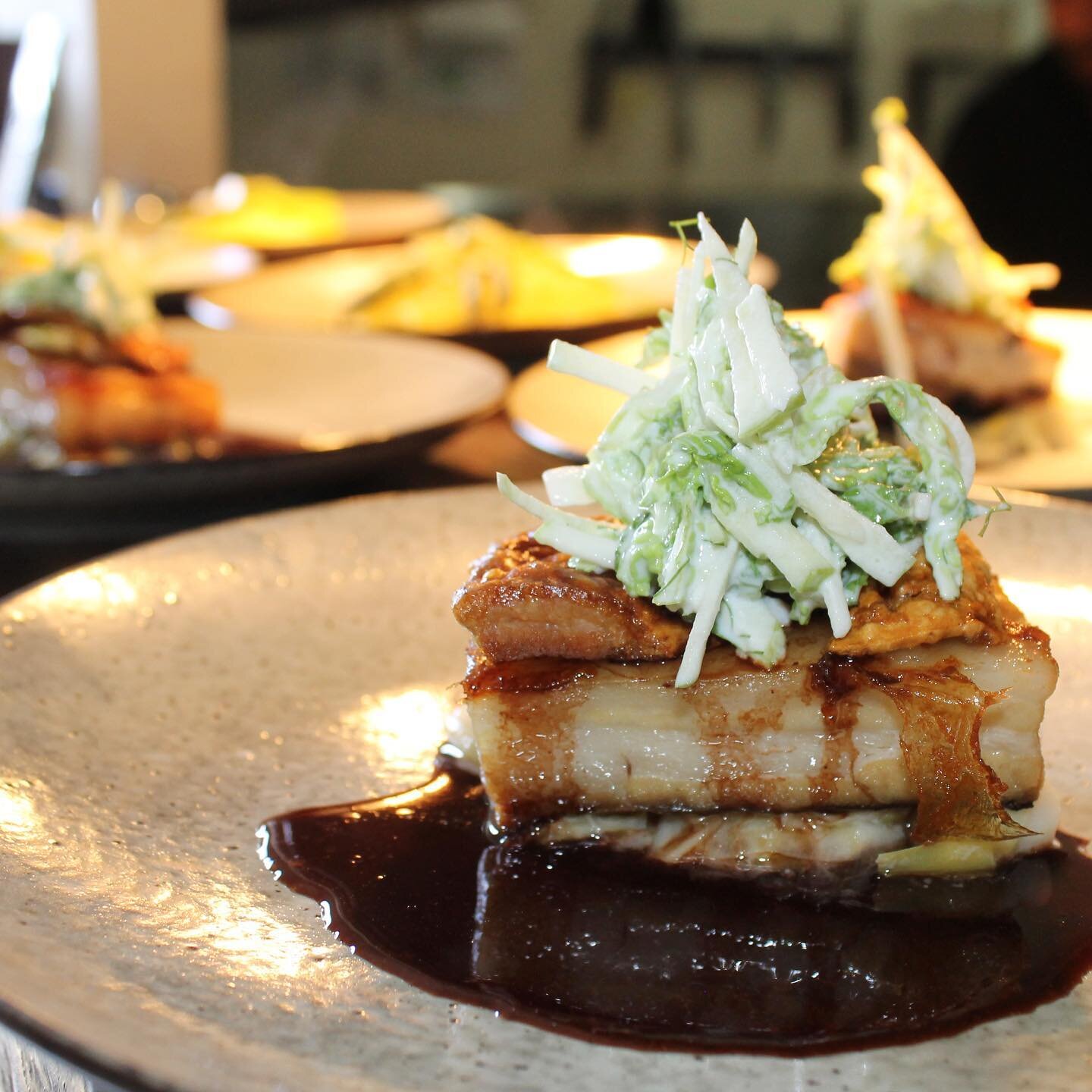 Confit Pork Belly with leek fondue, apple slaw &amp; a deliciously rich jus 🙌🏼