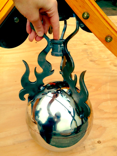 Build: Detail of the weighted pendulum