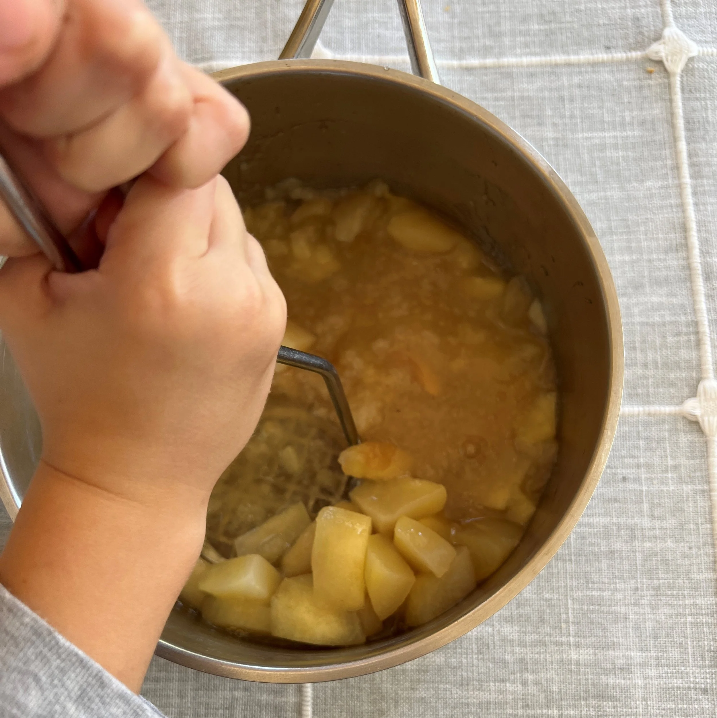 Small Batch Homemade Applesauce