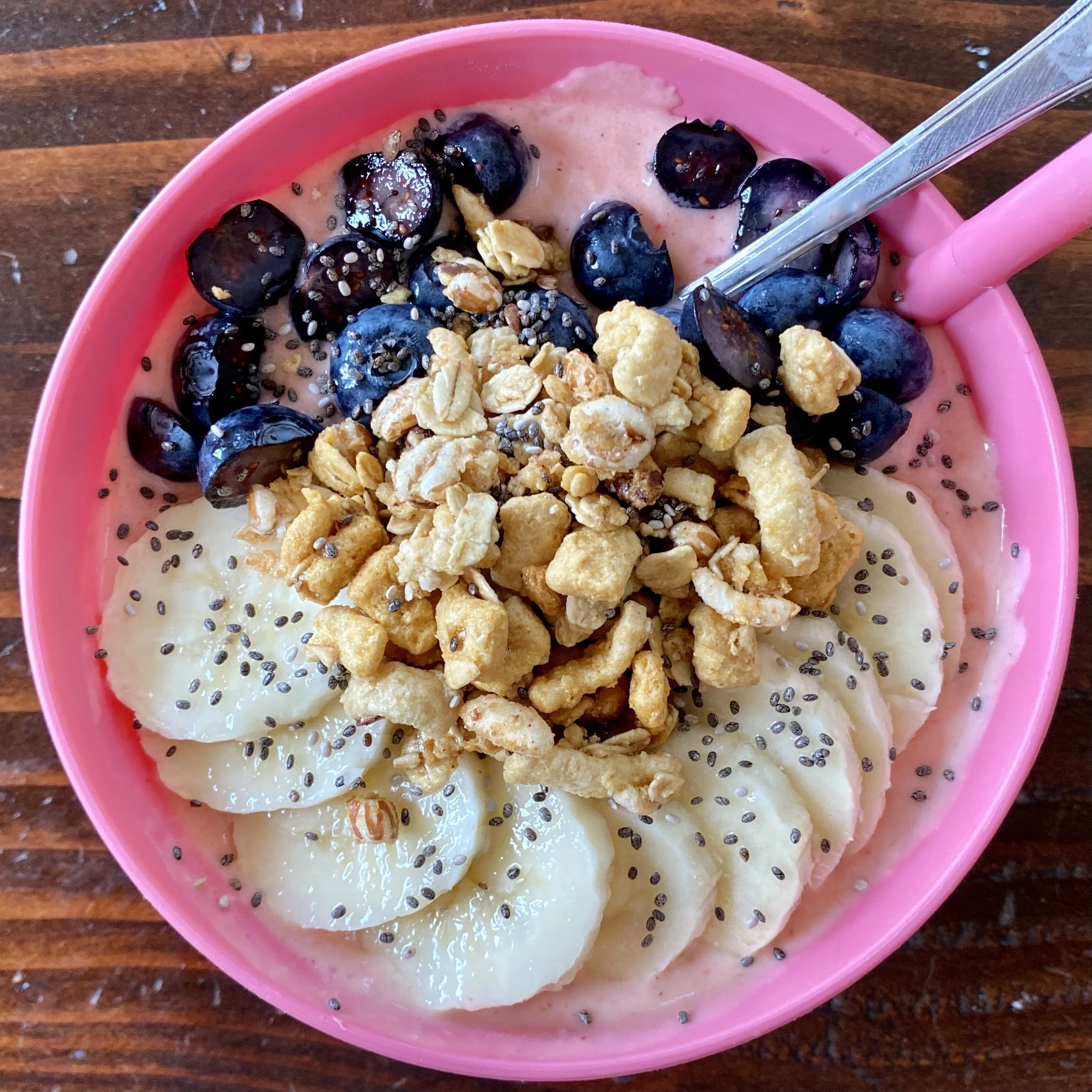 Yogurt &amp; Fruit Smoothie Bowls 