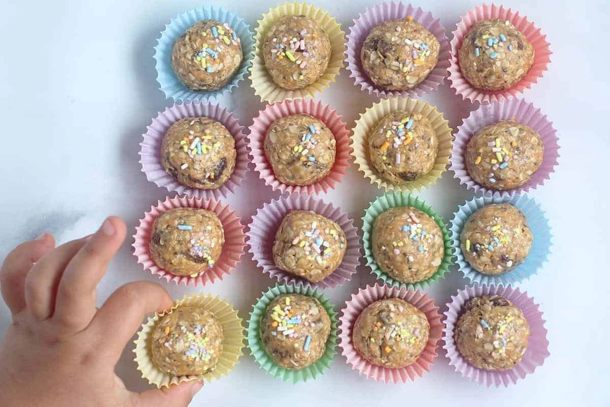 Peanut Butter Oatmeal Energy Balls