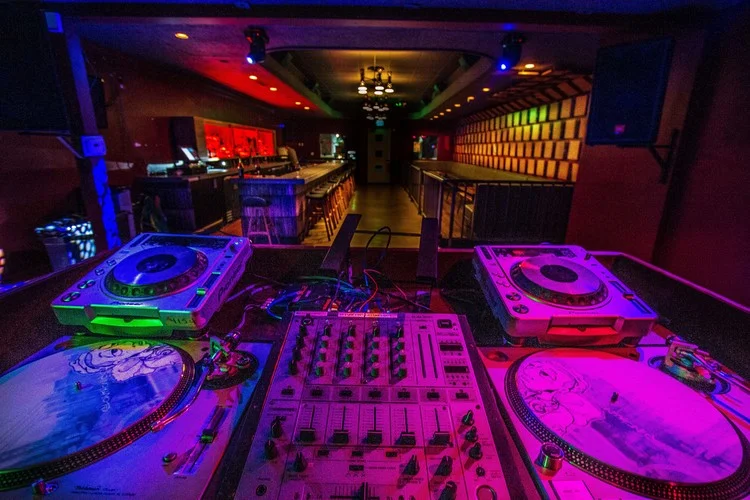 VinylRoom_061814-12.jpg