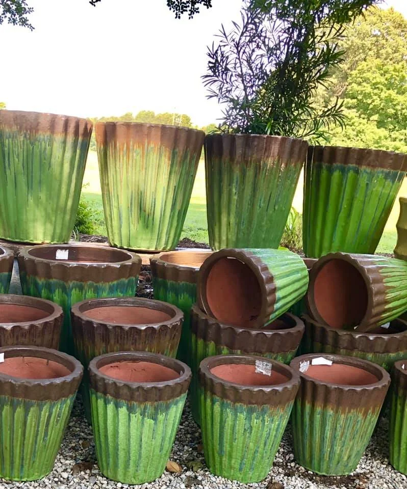 Green bronze ribbed pots