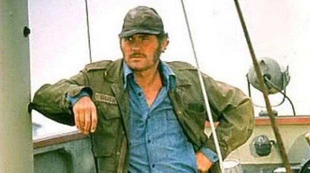 HOW TO DRESS LIKE QUINT FROM JAWS