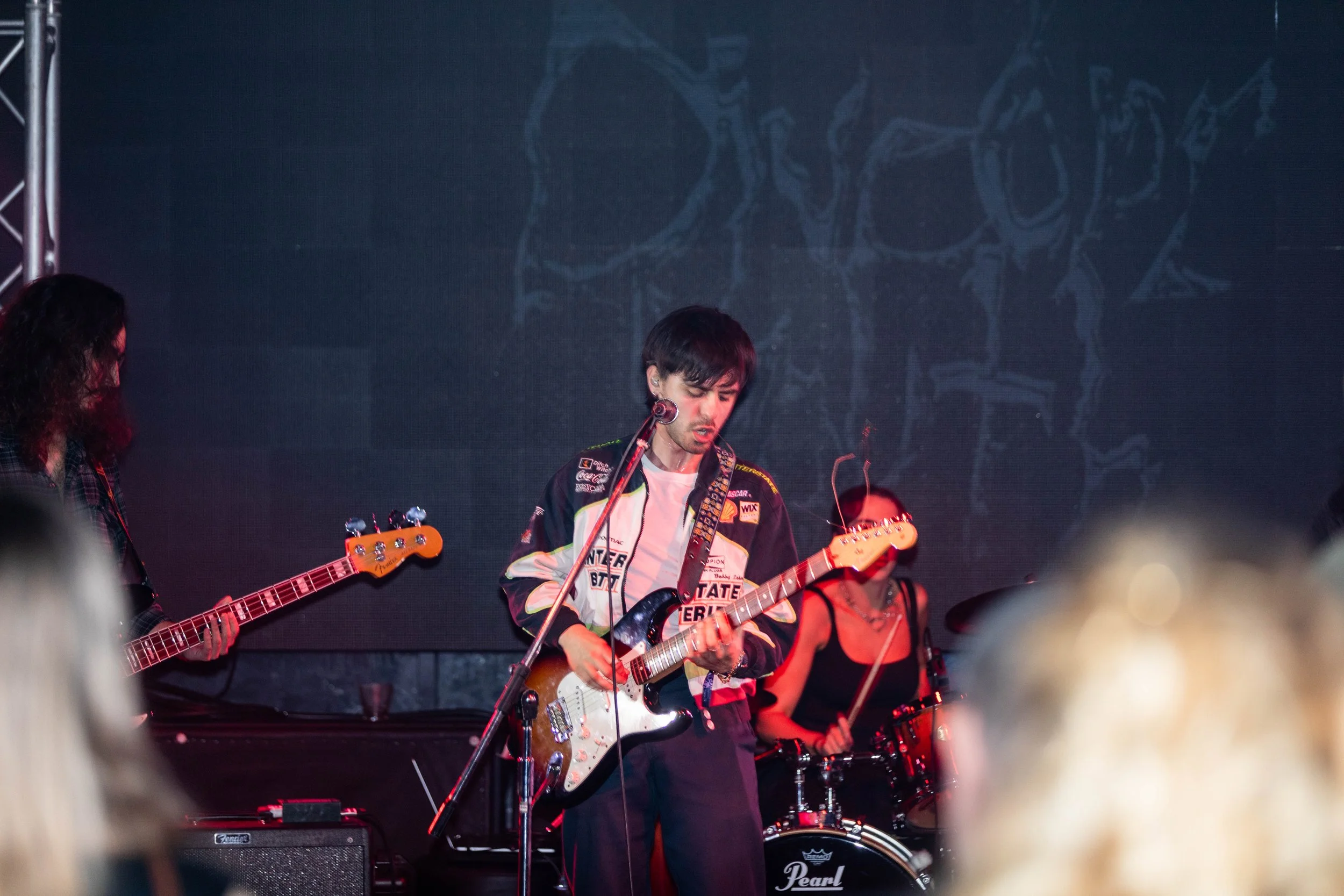 Divebar-Youth-2-4.jpg