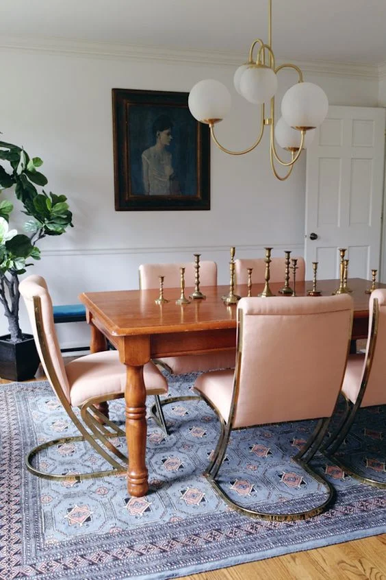  Яркие оттенки&nbsp;розового способны вызывать&nbsp;радость и бодрость в то время, как приглушенные навевают спокойствие и умиротворенность.&nbsp;  Использование красного цвета в хромотерапии эффективно при лечении гриппа и вирусных заболеваниях, гип