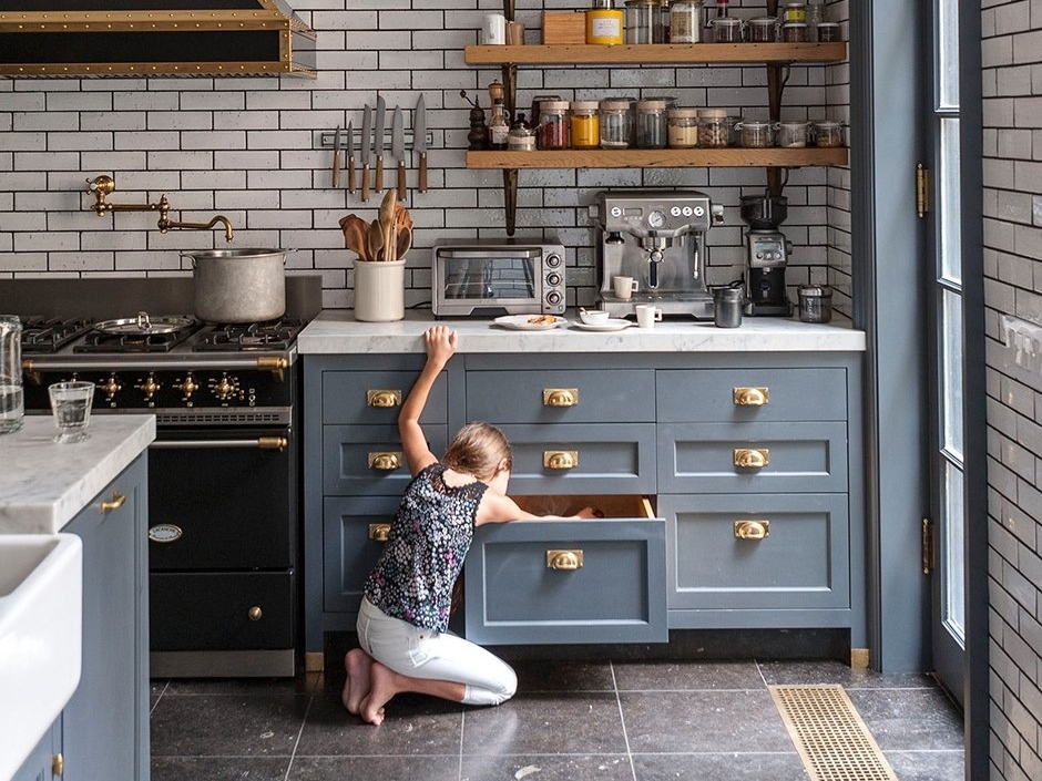 Get+the+Look-+Contrast+Kitchen.jpeg