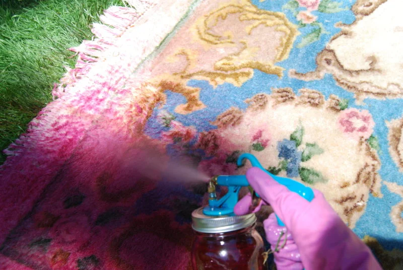 Как полностью перекрасить старый ковер