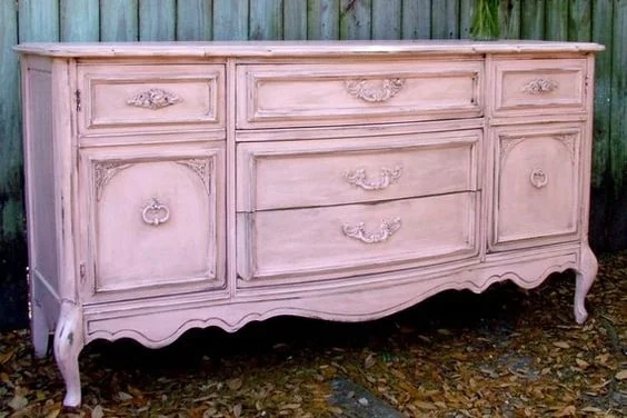Что сделать со старой надоевшей мебелью