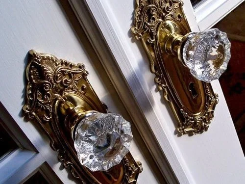 4 способа обновить старые двери