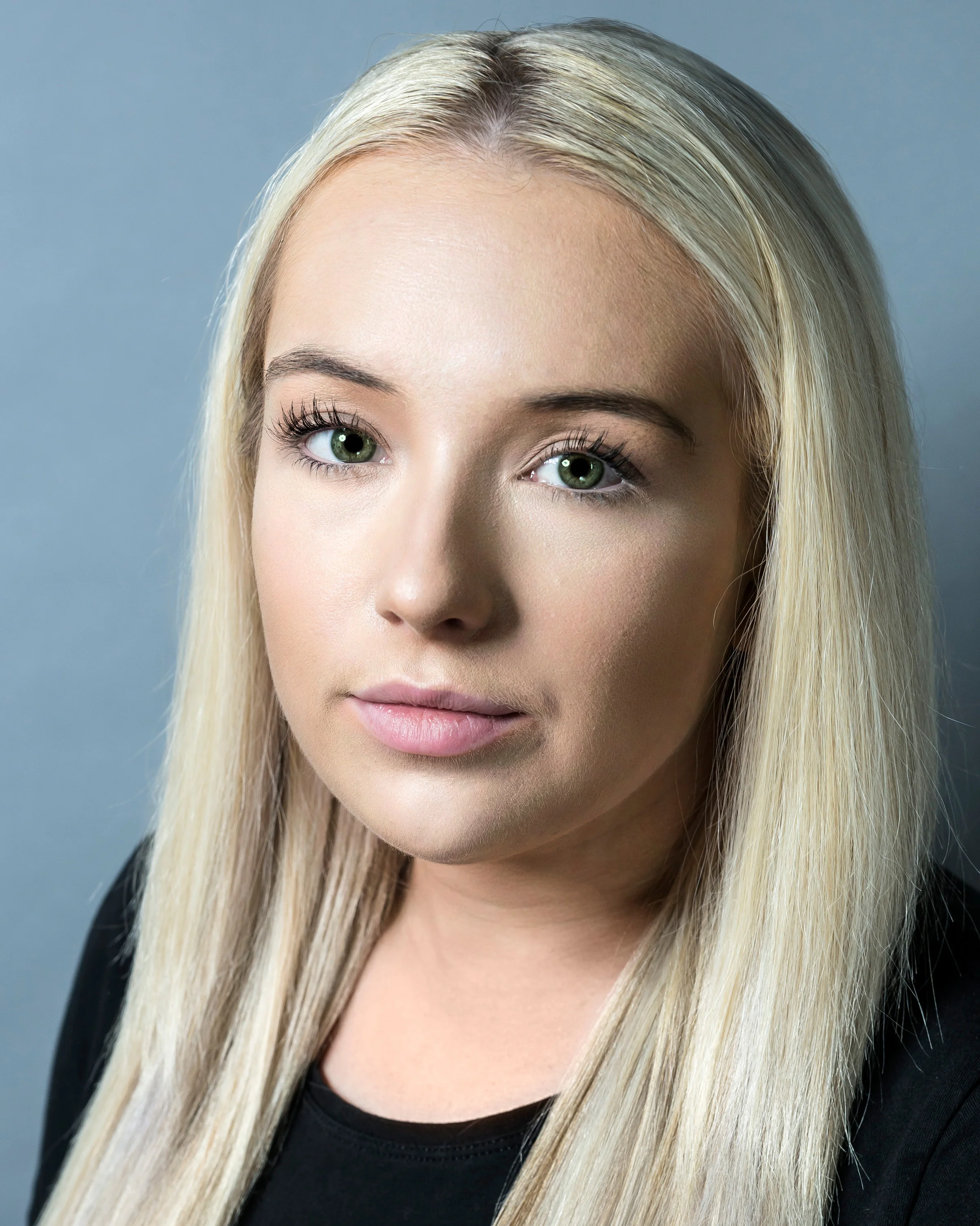 Dea, Mia Headshot.jpg