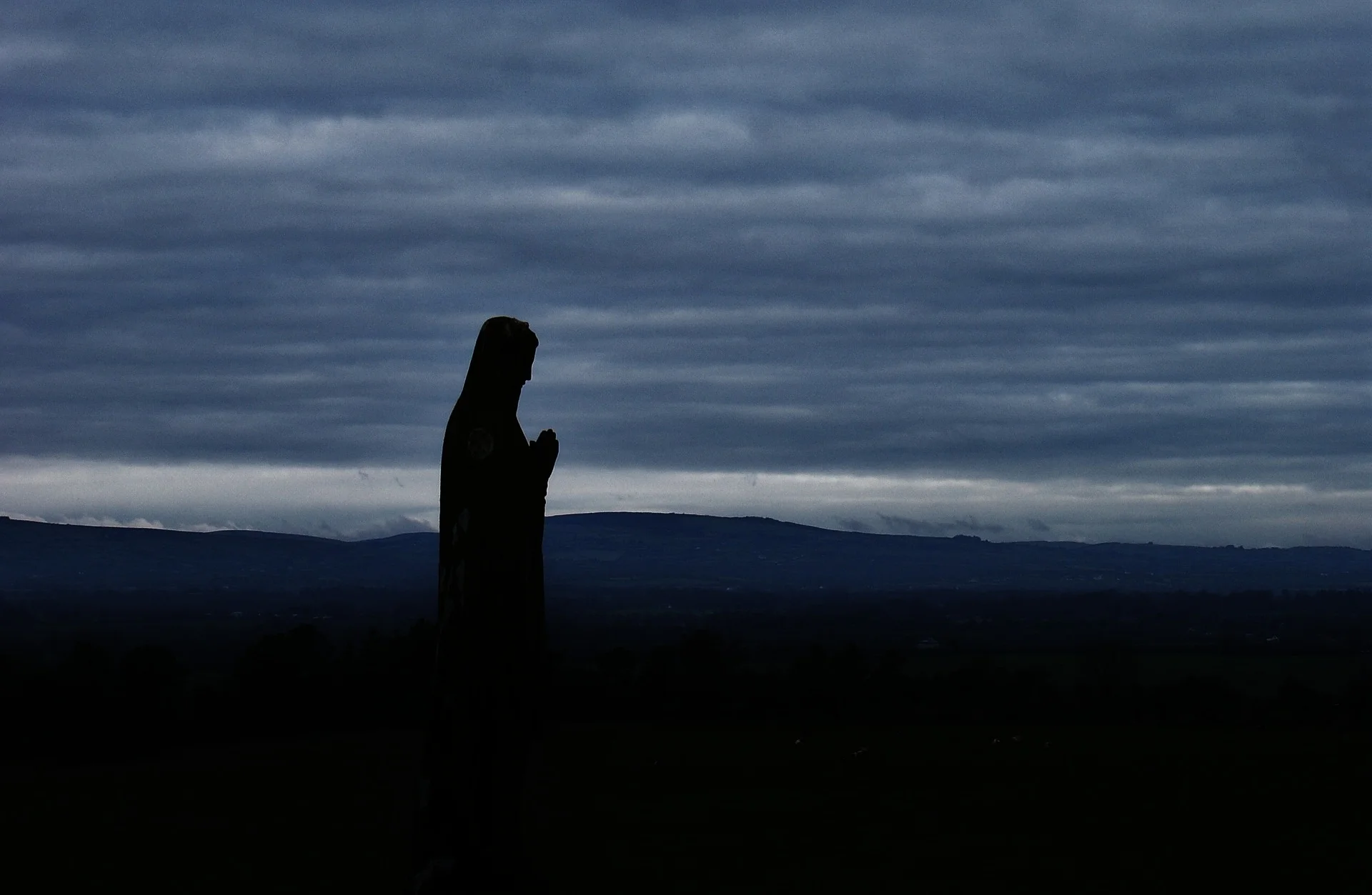 rosary-1212869_1920.jpg