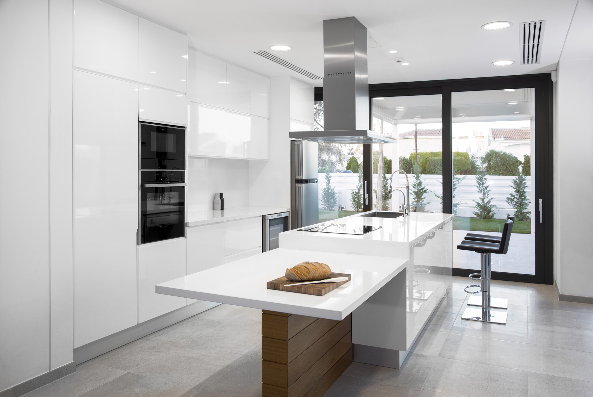 Kitchen white gloss