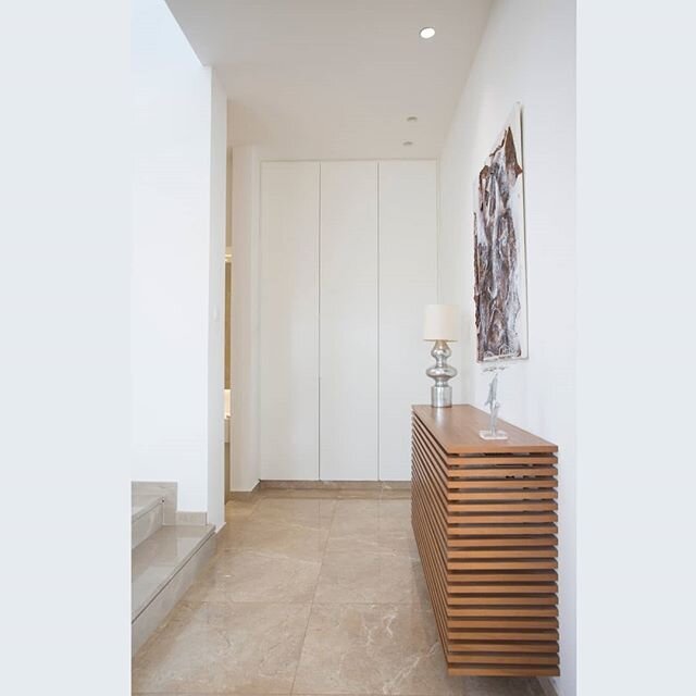 Style up your central heating with wood slats.
-
#bespokejoinery #minimal #design #carpenters #joinery #heatingcover #iroko #wood #slats #furniture #wardrobe #table #furnituredesign #interior #interiordesign #interiorarchitecture #architecture #luxur