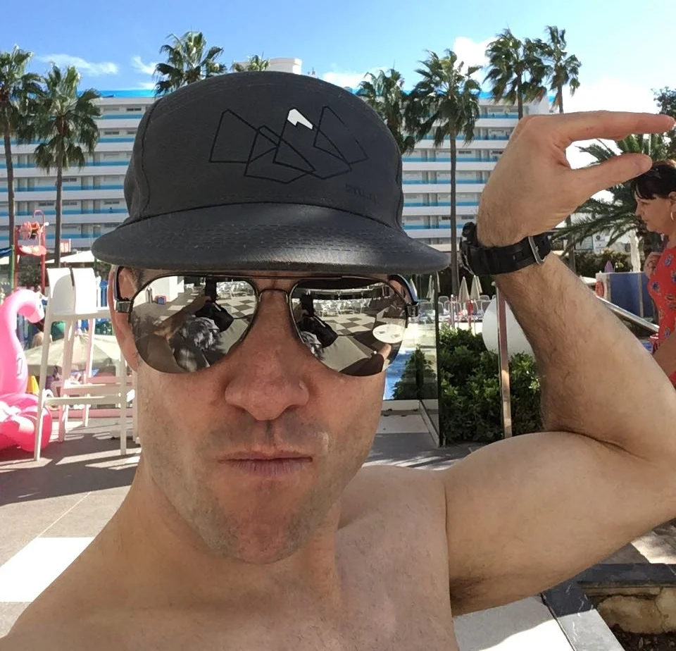 The gun show!