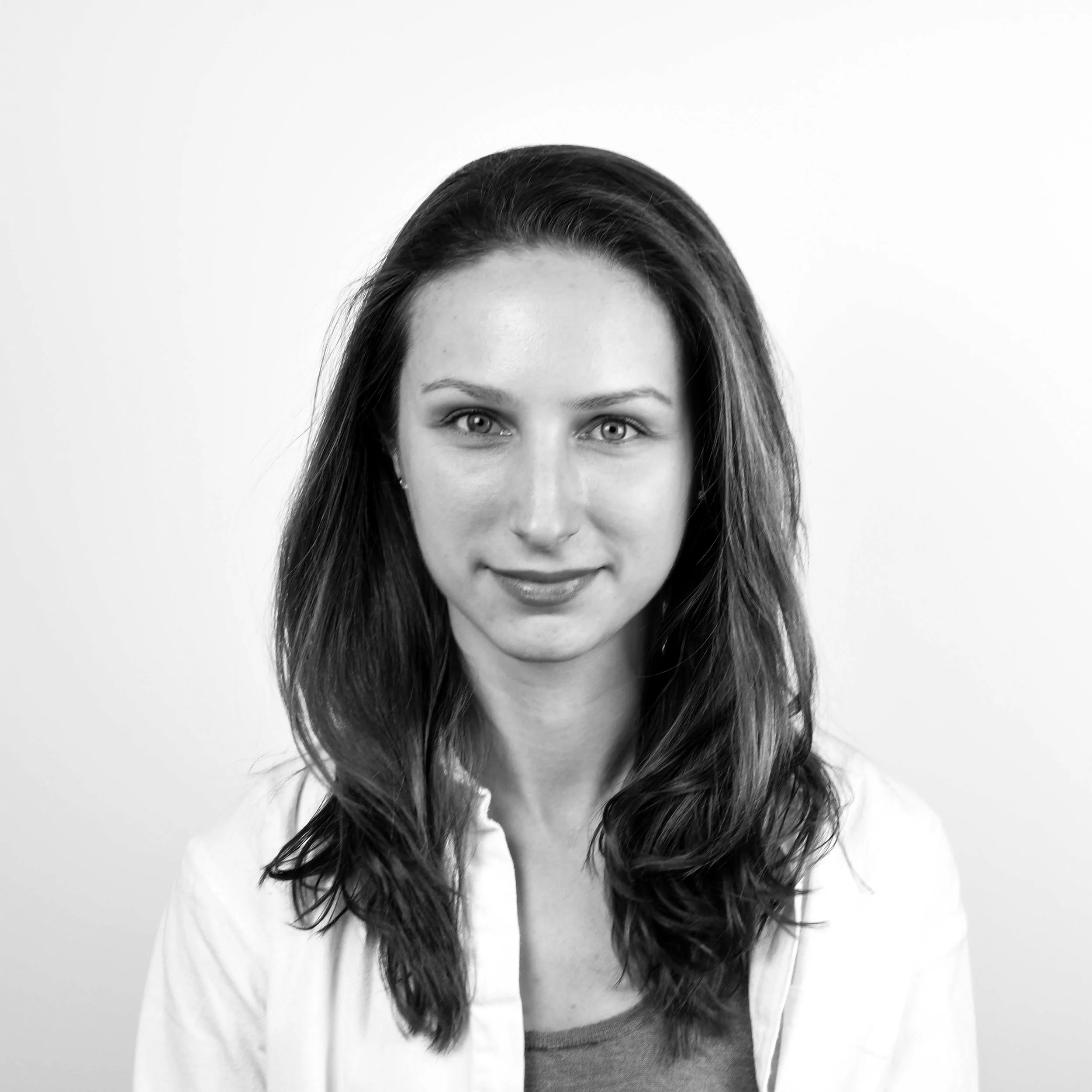 Julia Lemle Having studied English and then worked in finance and graphic design, Julia appreciates that industrial design doesn't require committing to just one discipline. Her focus at RISD is on designing for an aging population. www.julialemle.com jlemle@risd.edu
