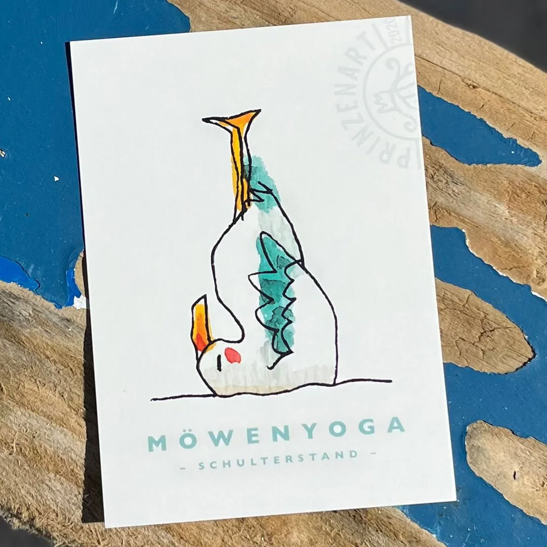 postkarte-yoga-moewe-schulterstand-boot-shop.jpg