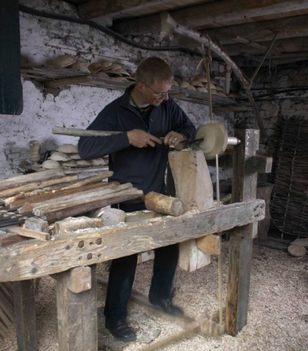 Fig. 3. Robin Wood working on his pole lathe, United Kingdom. Photo: Robin Wood
