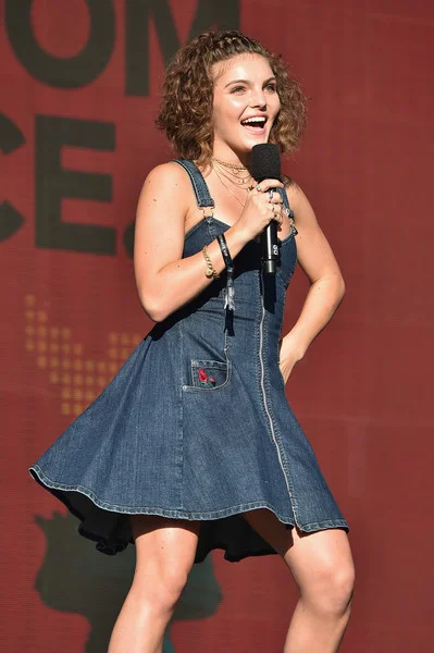 Camren+Bicondova+2017+Global+Citizen+Festival+4TvECAjuw_il.jpg