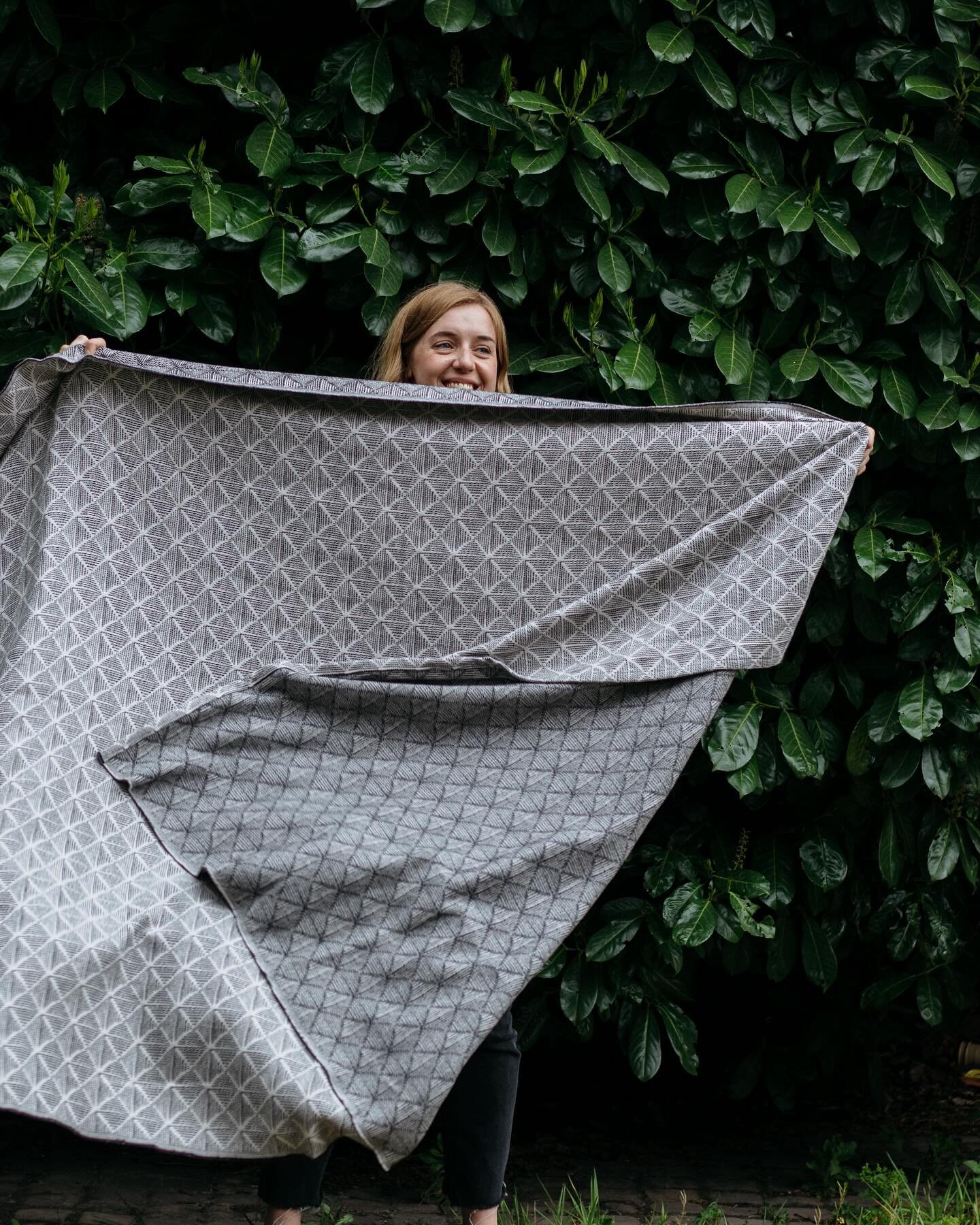 Easter Weekend Sale! 🌱
Enjoy 20% off this weekend across all products.
Just sign up to the mailing list via the website to receive a discount code on Friday morning. 
.
.
.
📷 @ariana_ruth 
#beatricelarkin #merinowool #textiledesign #woveninlancashi