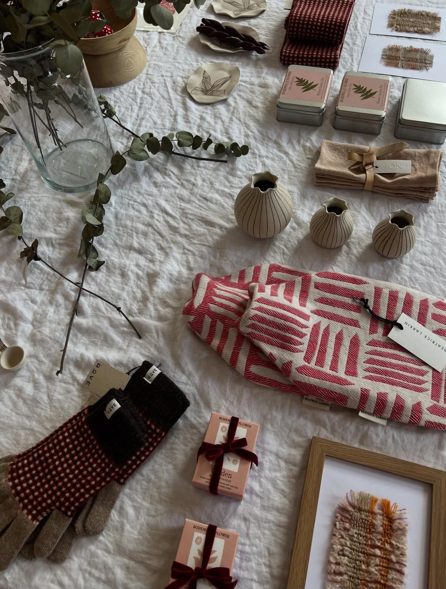 Our pop up is open! A Woven Home is a collaboration from three Margate weavers @wovenform @studiomond___ and myself. We&rsquo;ve joined forces to bring our woven wares to the beautiful space @projects_kavelrafferty. We&rsquo;ve invited some other loc