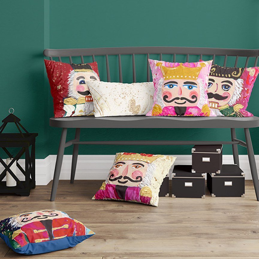 Nutcracker pillows are here! And free shipping&hellip;who can resist these cuties?
.
.
.
.
.
.
.
.
.
.
#nutcracker #pillow #nutcrackerpillow #decorativepillows #nutcrackerdecor #pinknutcracker #nutcrackerart #homedecor #accentpillows #holidaypillows 
