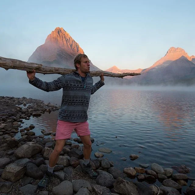 Just doing some warm up squats with this log before our 12 mile hike, that's normal right? #chubbies @hunterdayphoto