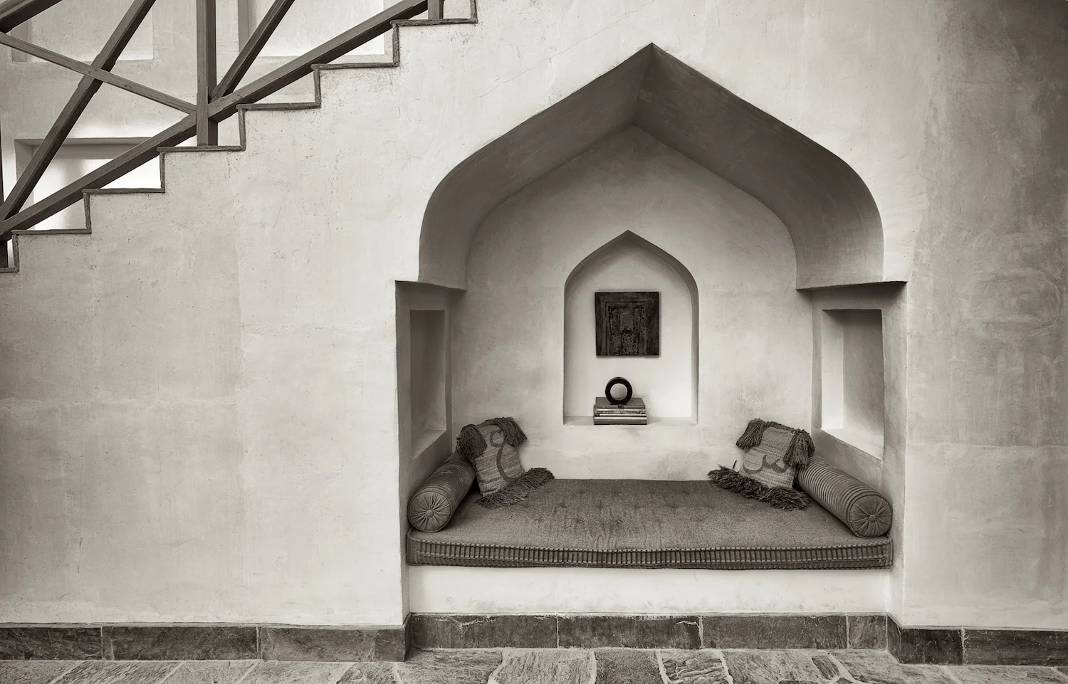 Alcove. Muharraq, Bahrain. Photography by John Grummitt.