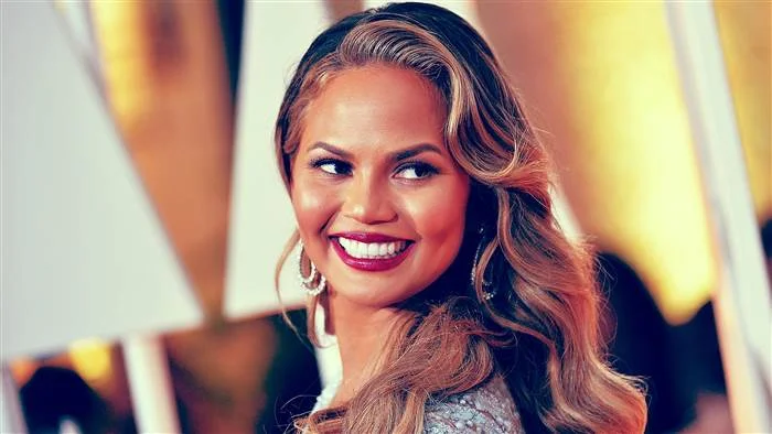 Today: Chrissy Teigen shares hilarious sunless tanning fail: 7 tips she could've used