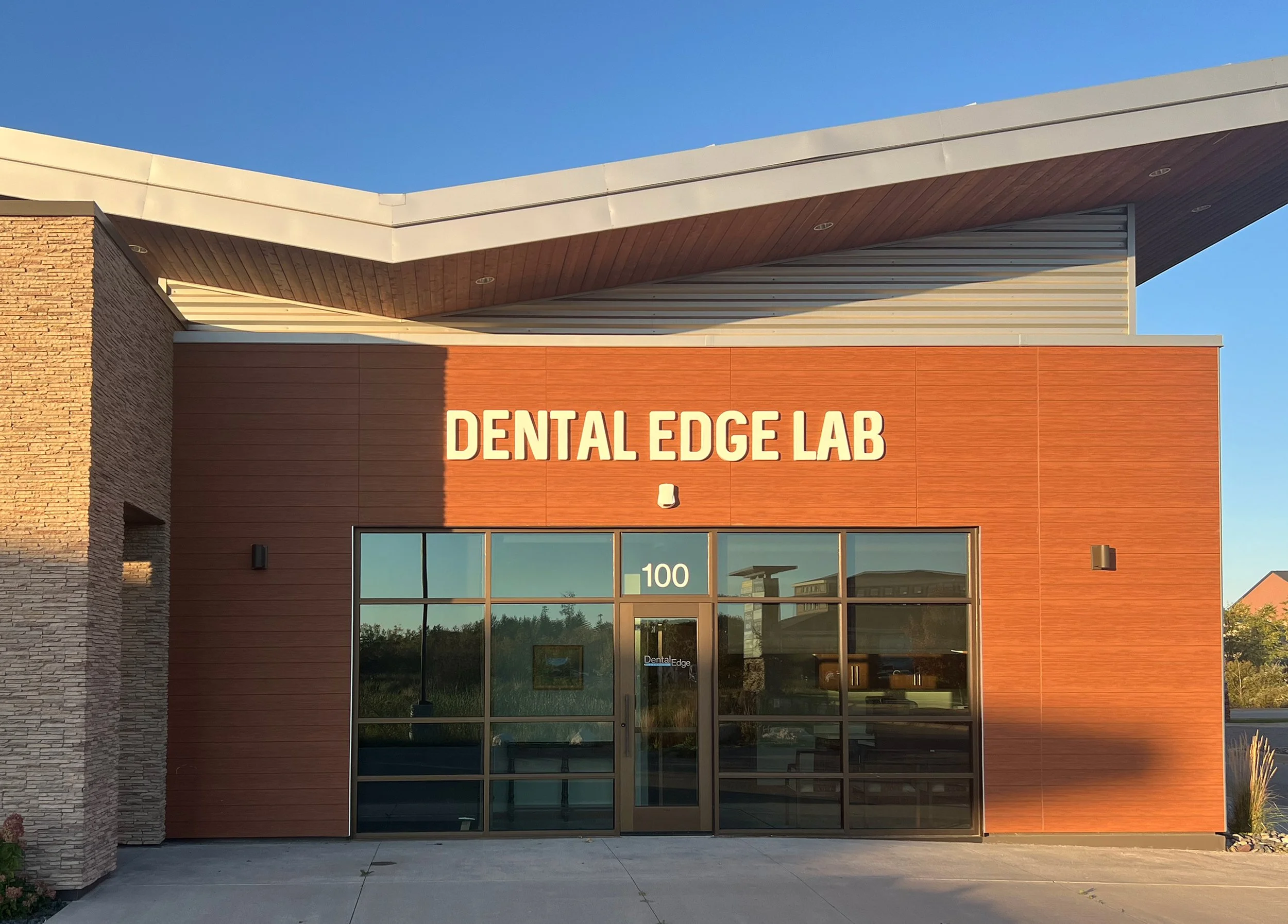 DentalEdgeLab_Signage.jpg