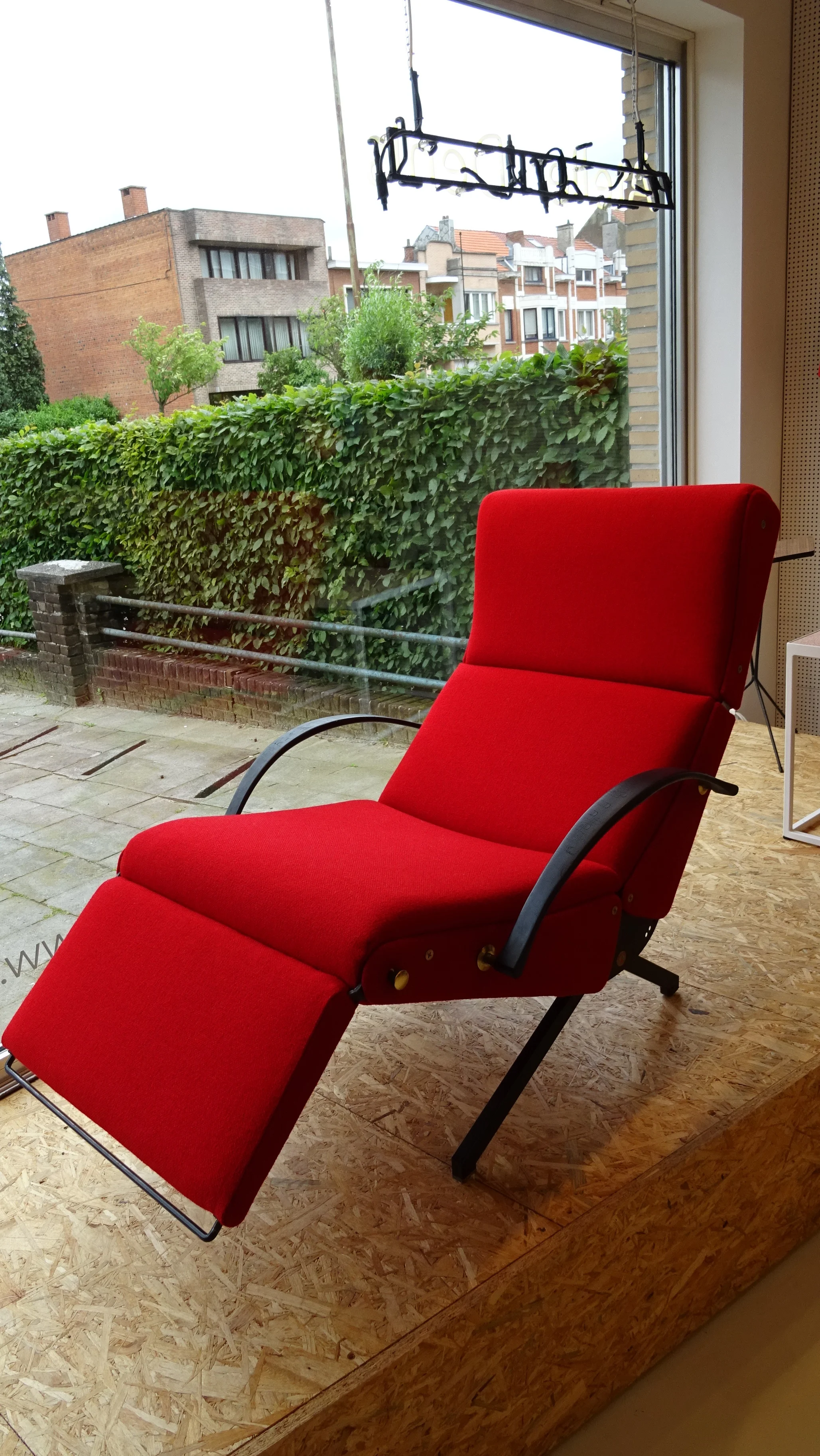   P40 van Osvaldo Borsani voor Tecno   Stof: Hallingdal 65 van  Kvadrat  