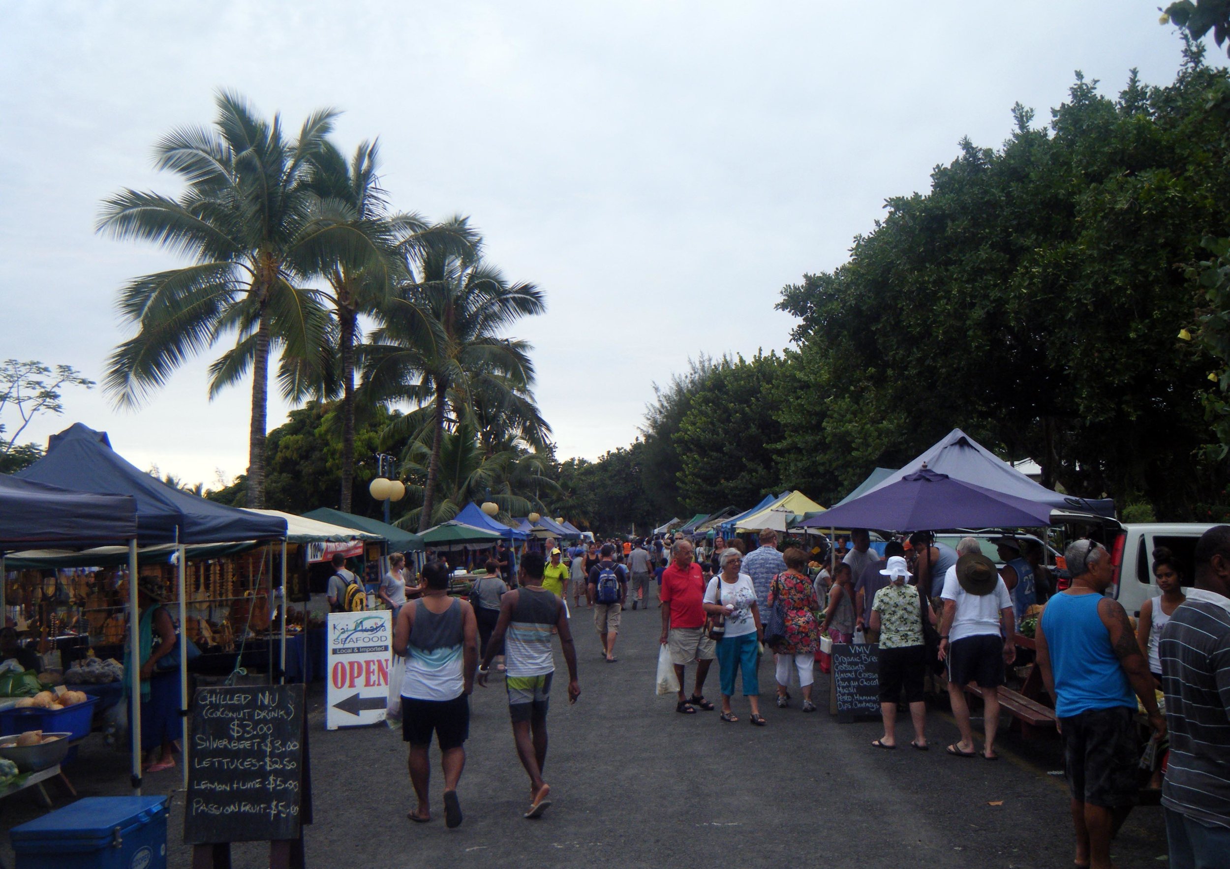 Rarotongan flea market.jpg