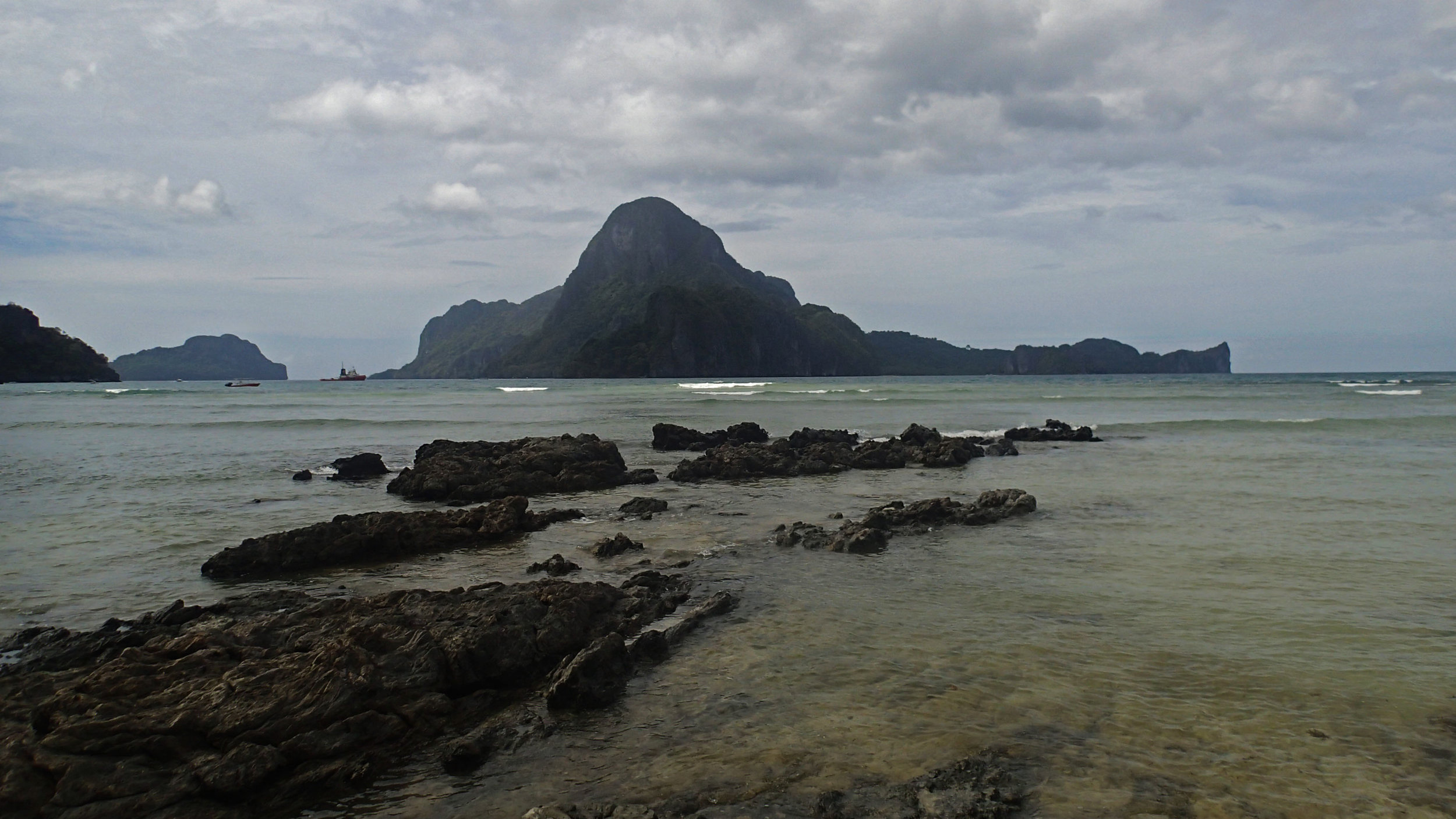 Cadlao Island.jpg