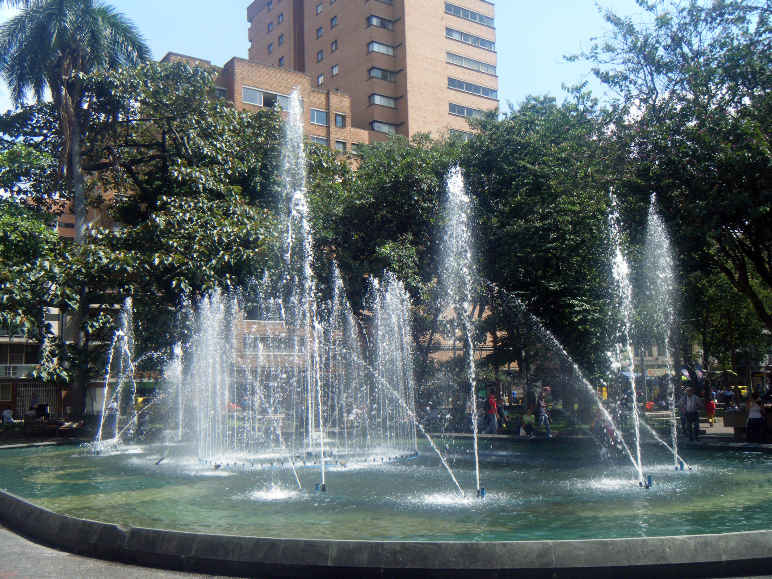 Parque de Bolivar Medellin.jpg