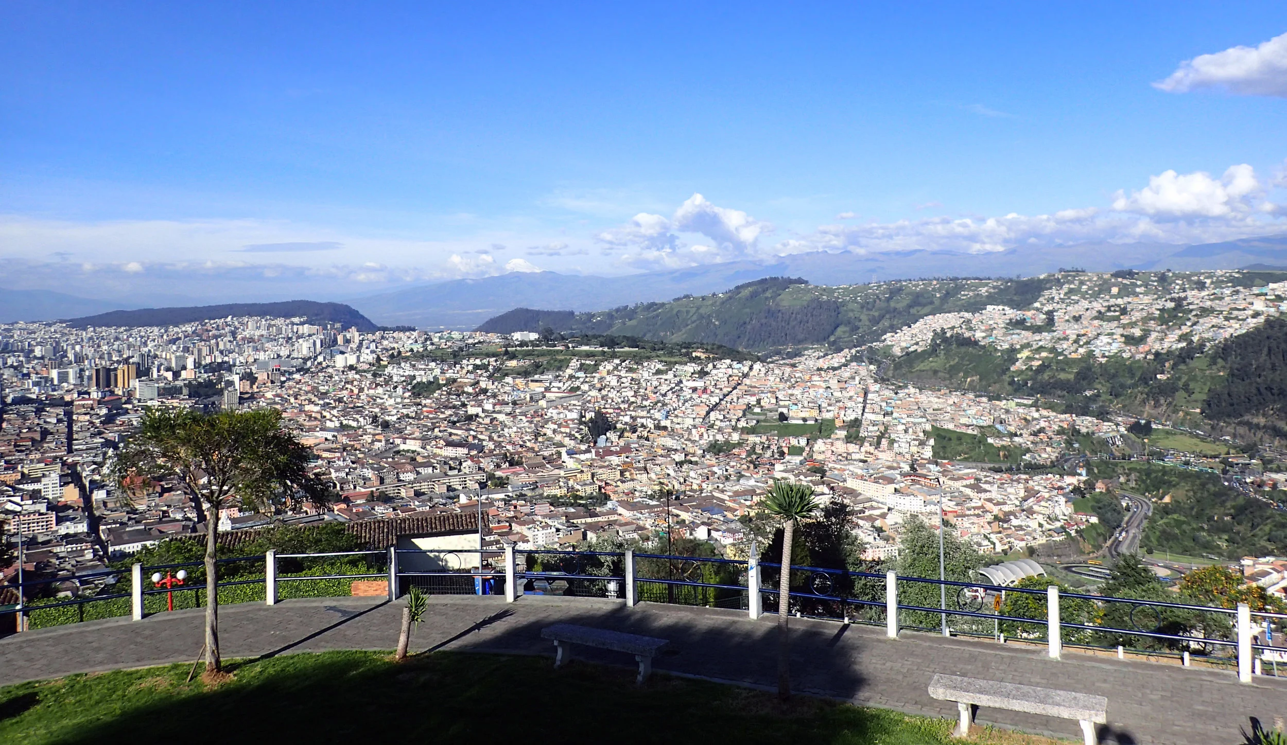 Panecillo views.jpg