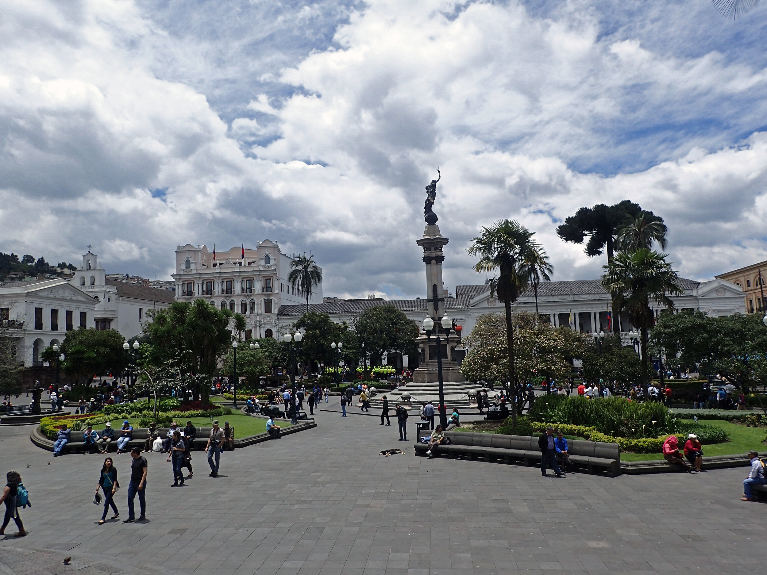 Plaza Grande de Quito.jpg