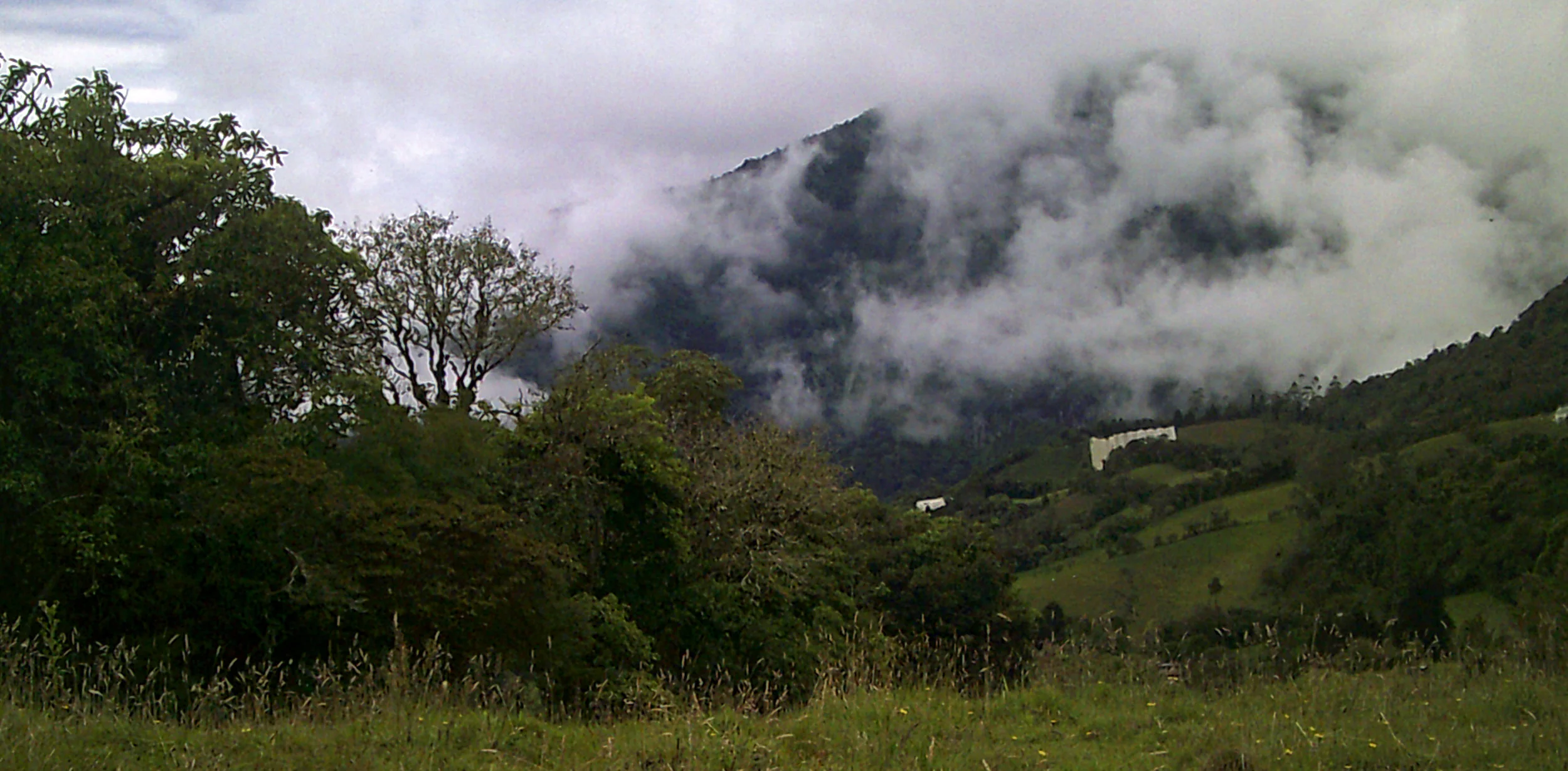 cloudy day near Banos.jpg