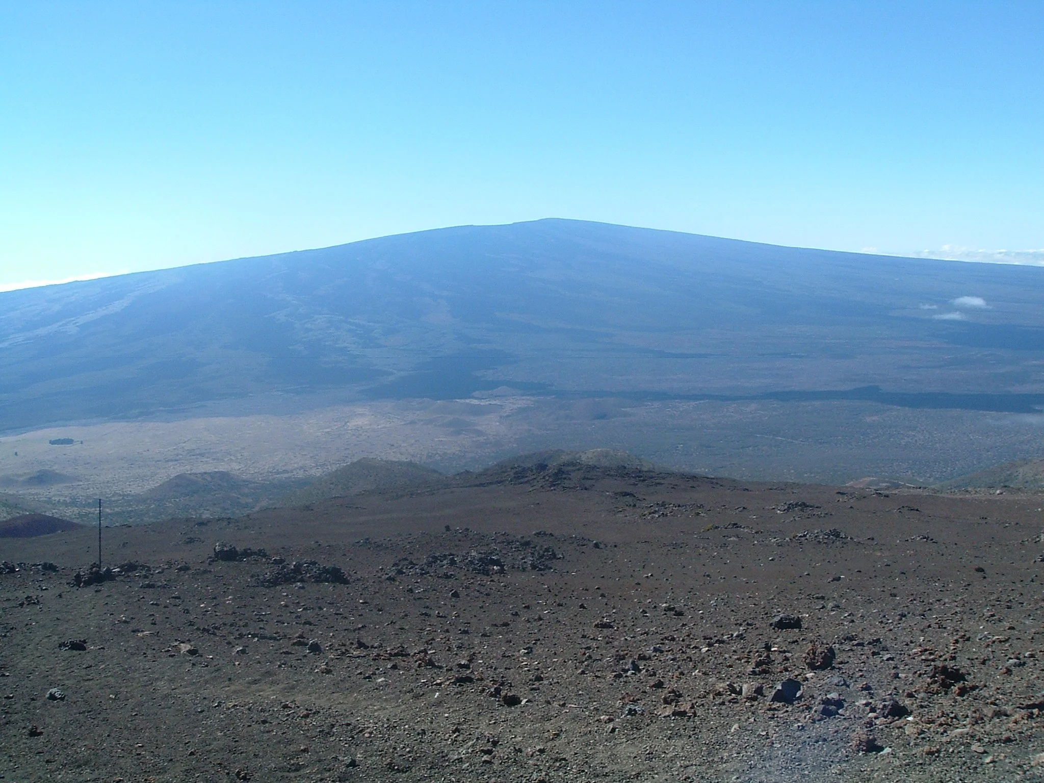 mauna loa from mauna kea.JPG