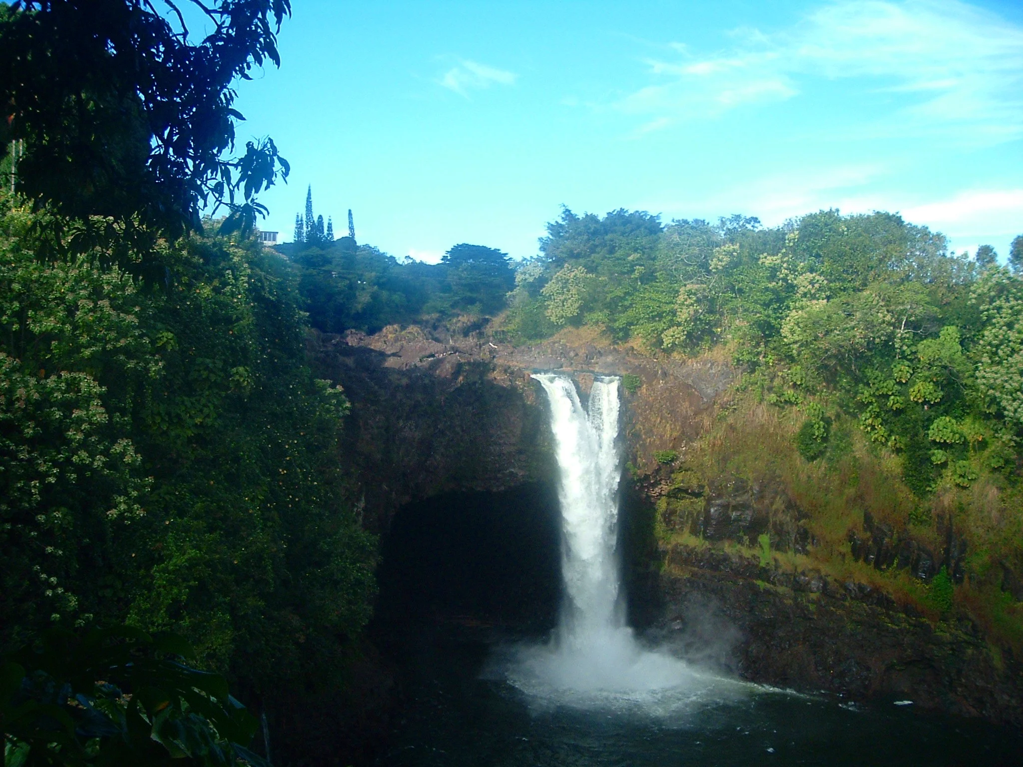 rainbow falls.JPG