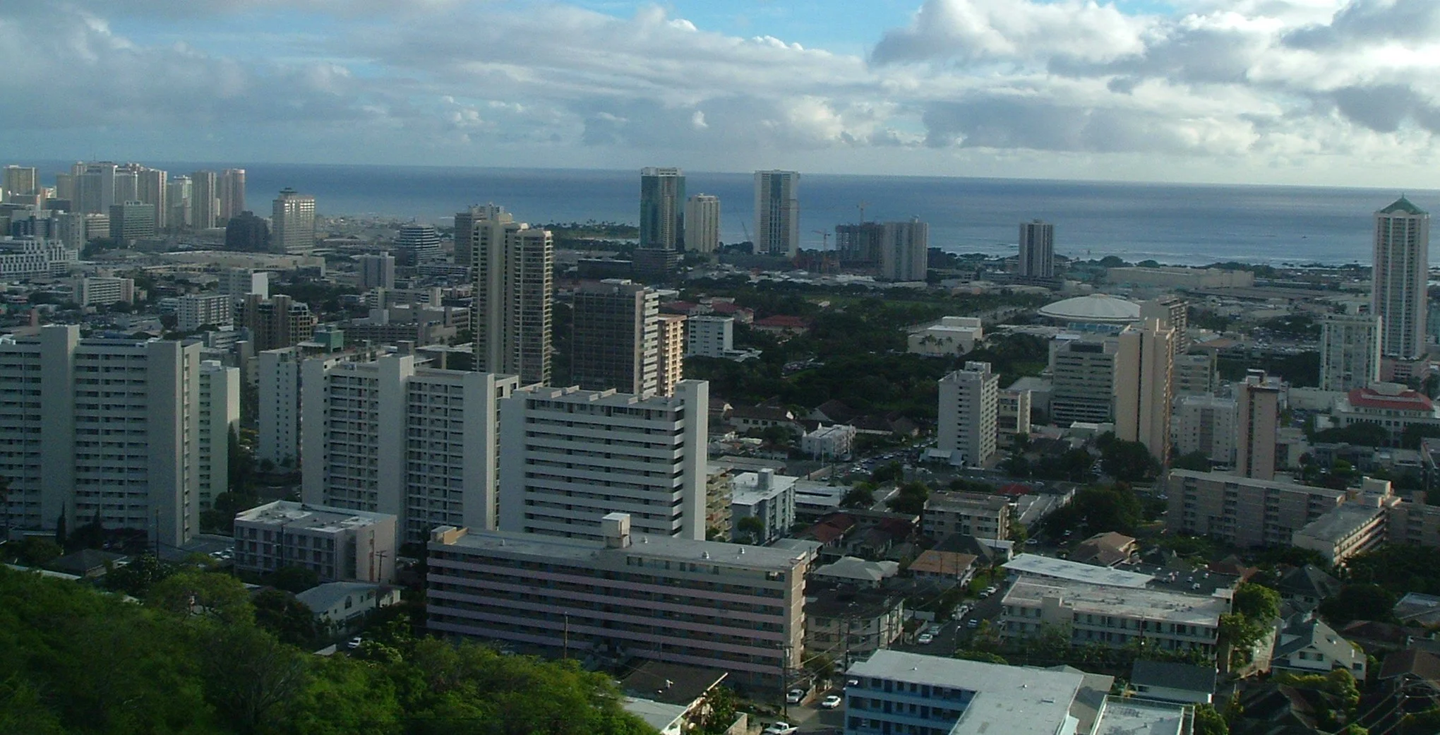 ala moana 11-17-04.JPG