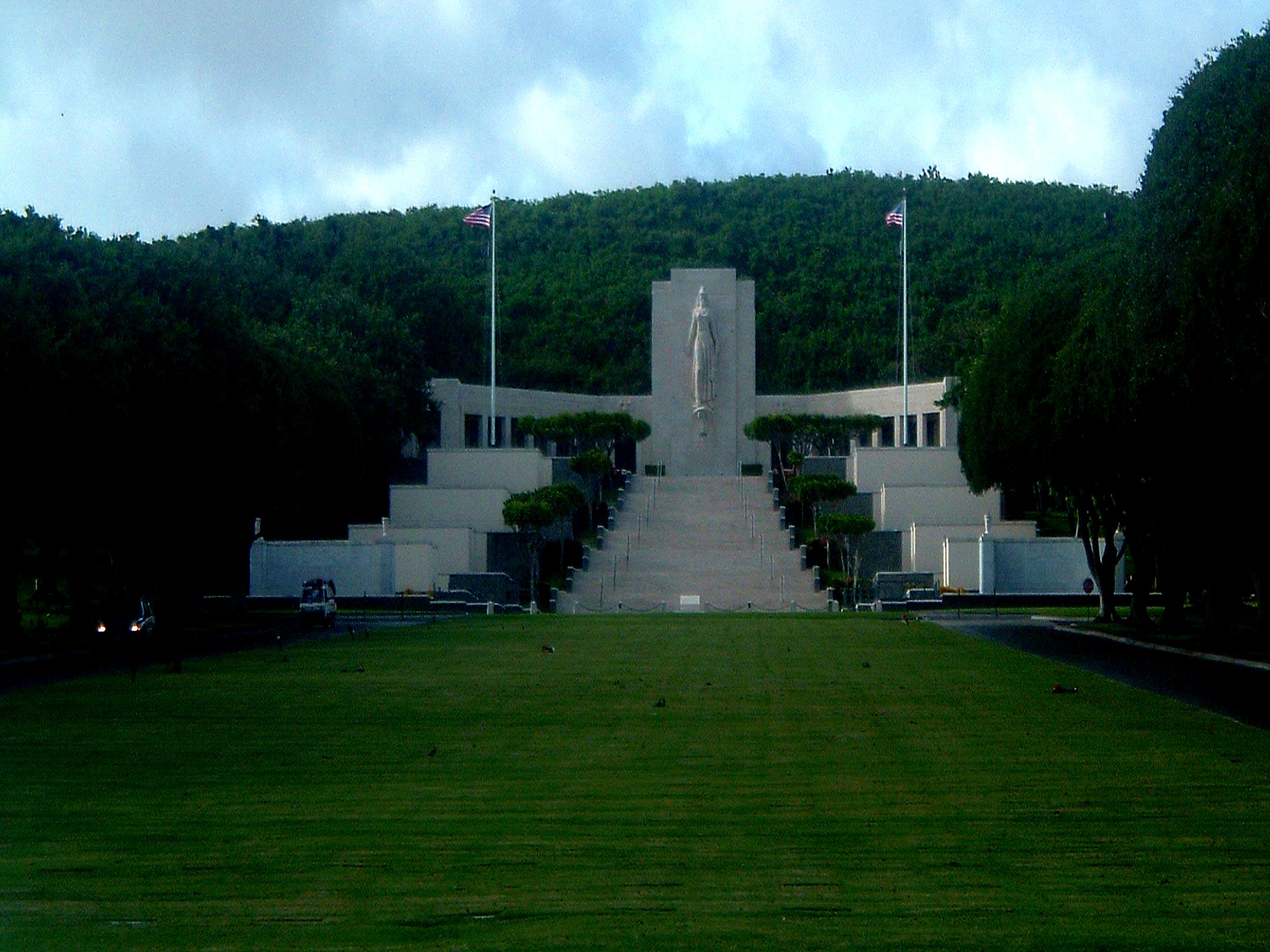 national cemetary of the pacific.JPG