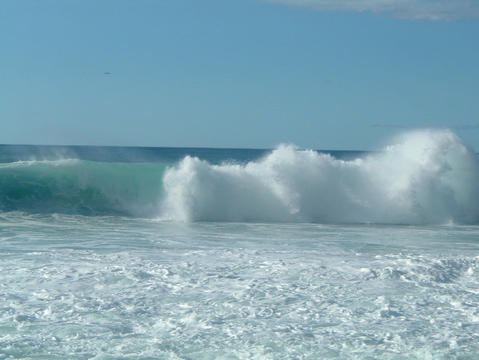 big ass wave at ehukai.jpg