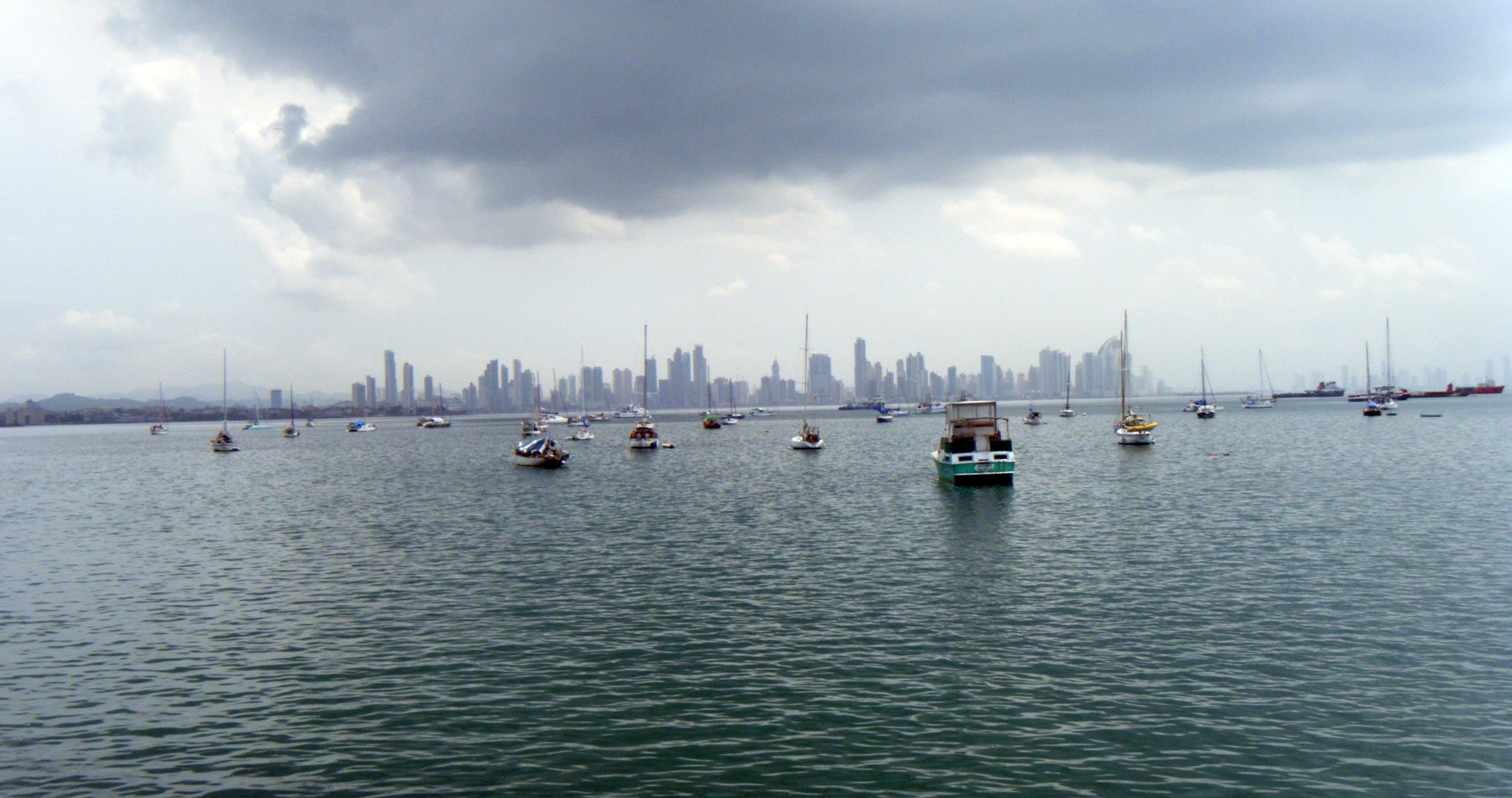 Panama City from Naos.jpg