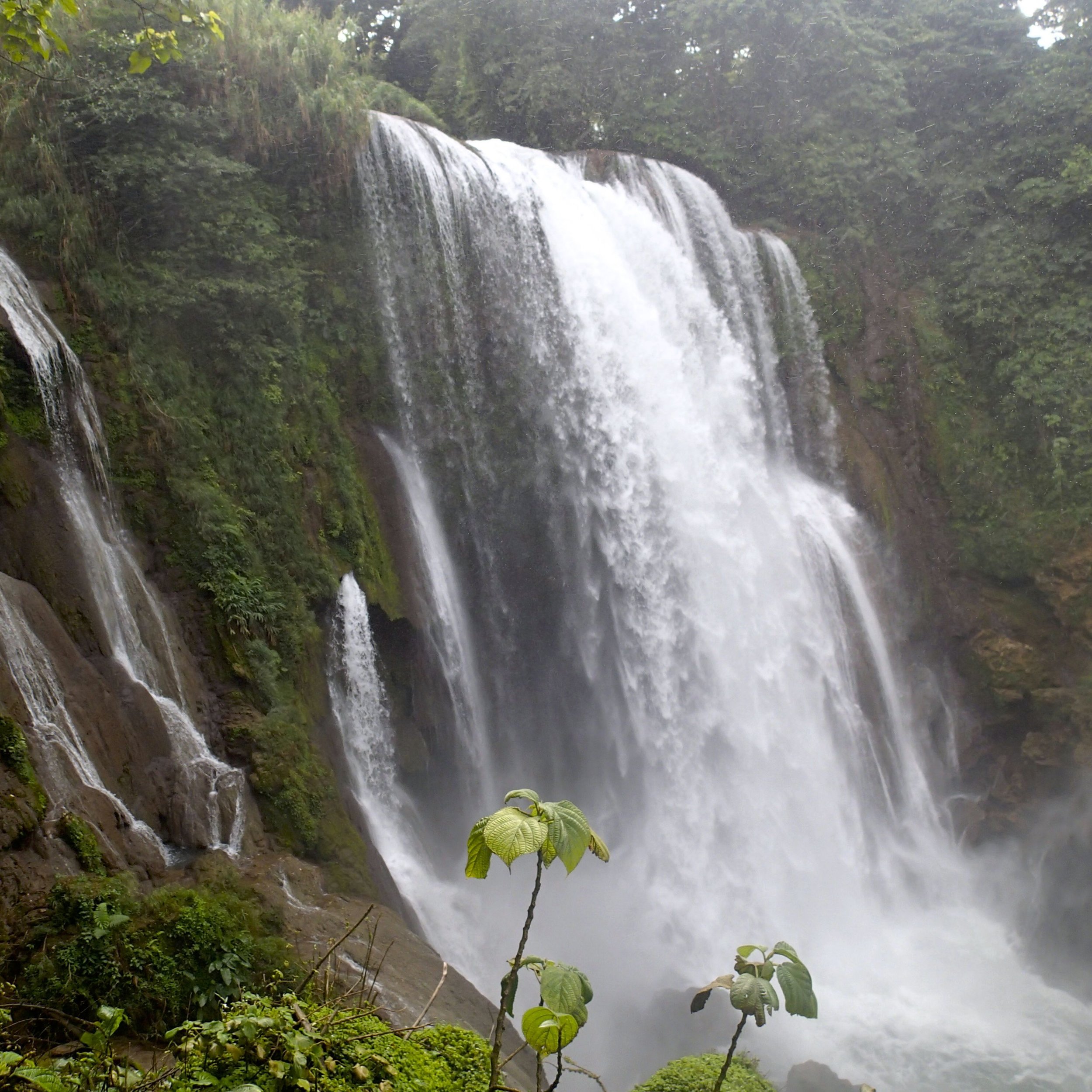 Pulhapanzak falls near Pena Blanca.jpg