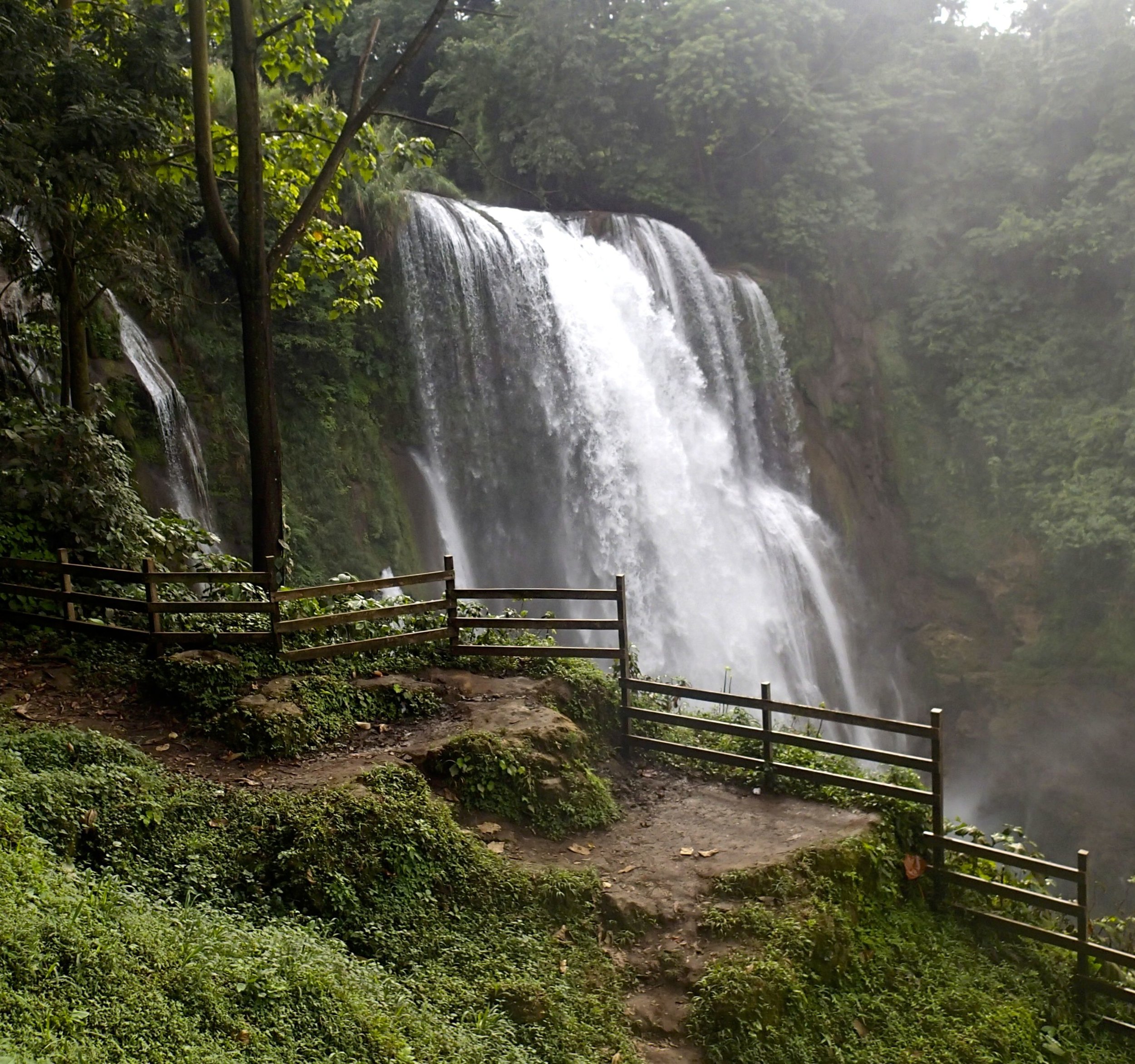 Pulhapanzak waterfall 12-20-13.jpg