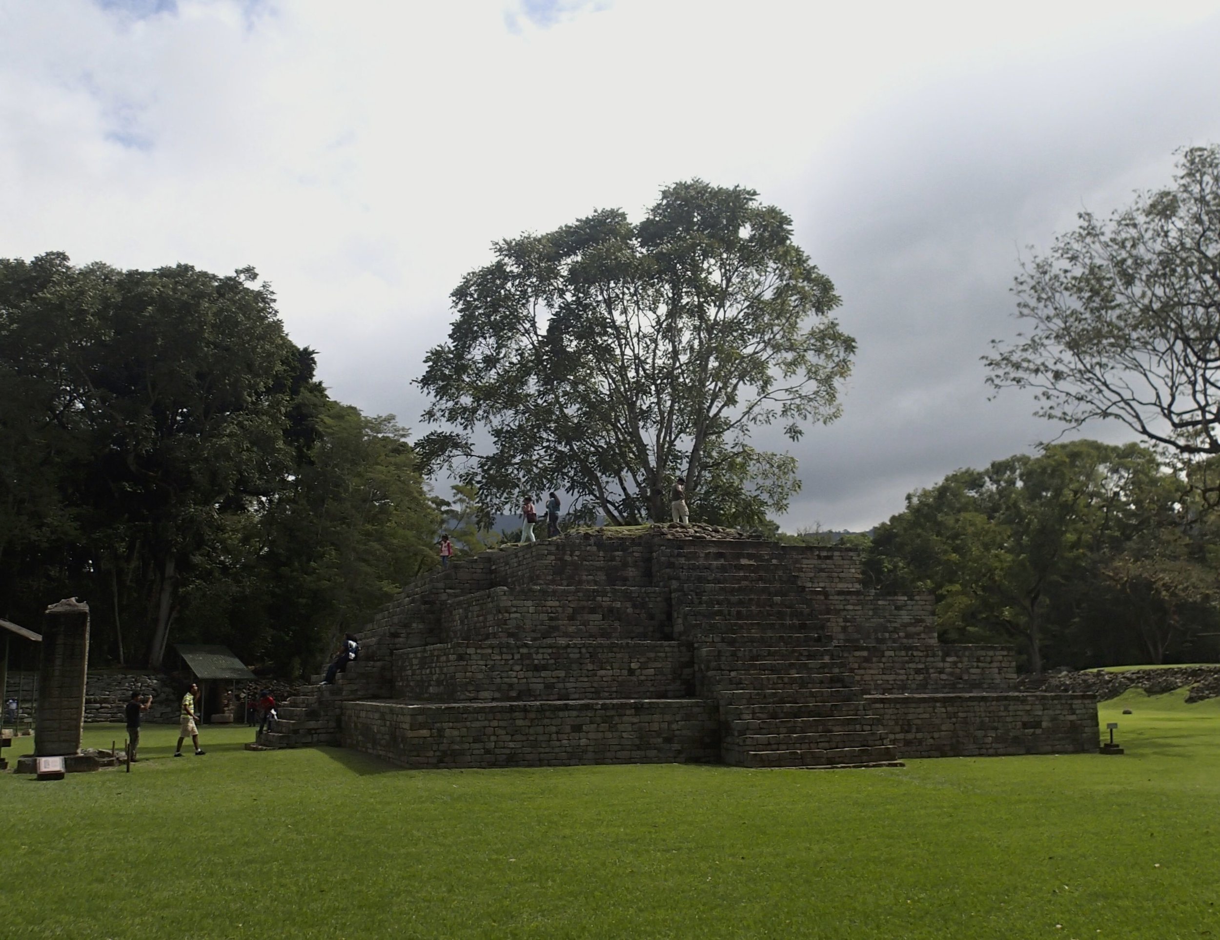 Mayan ruins of Copan.jpg