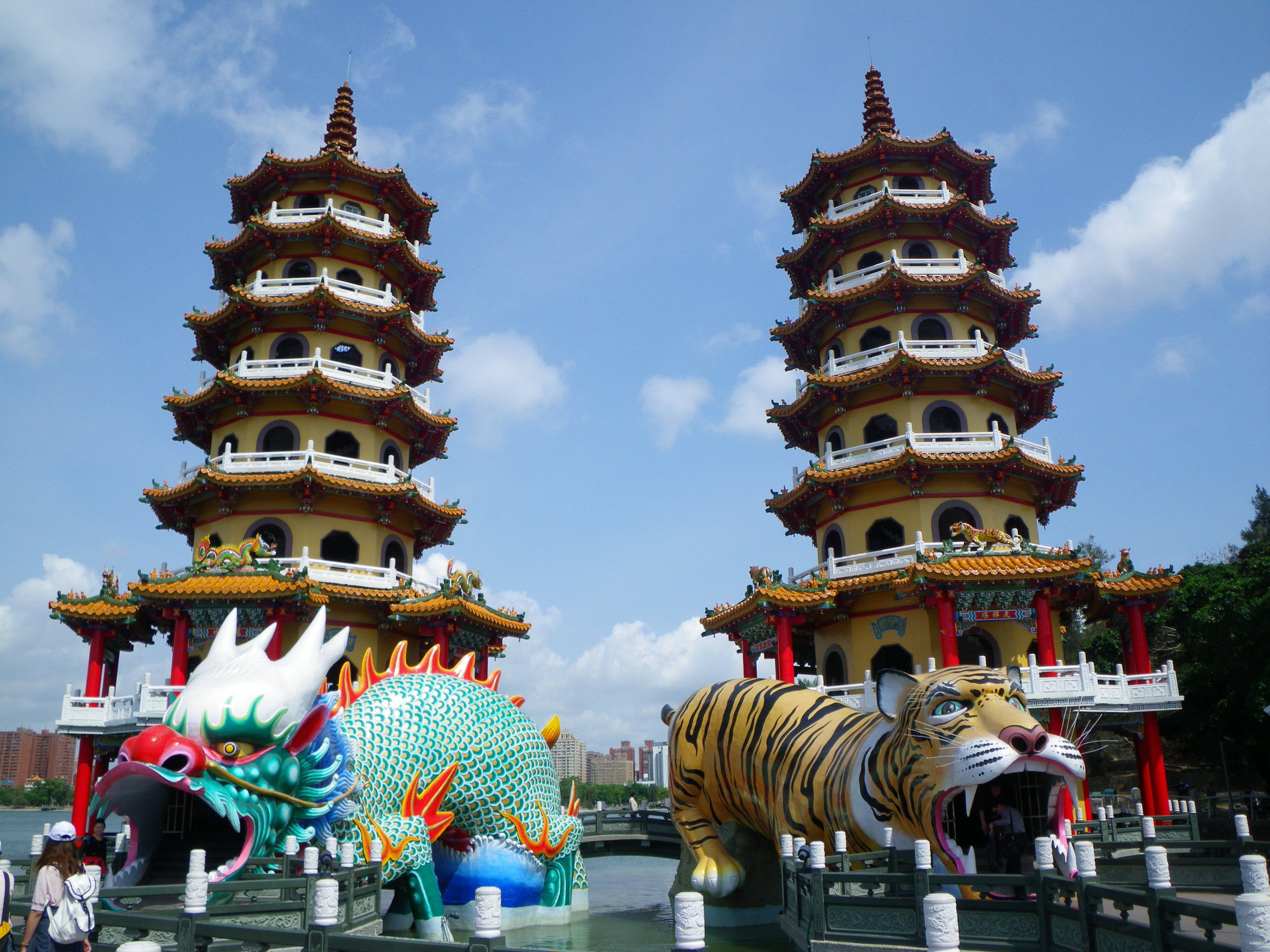 Dragon and Tiger pagodas.jpg
