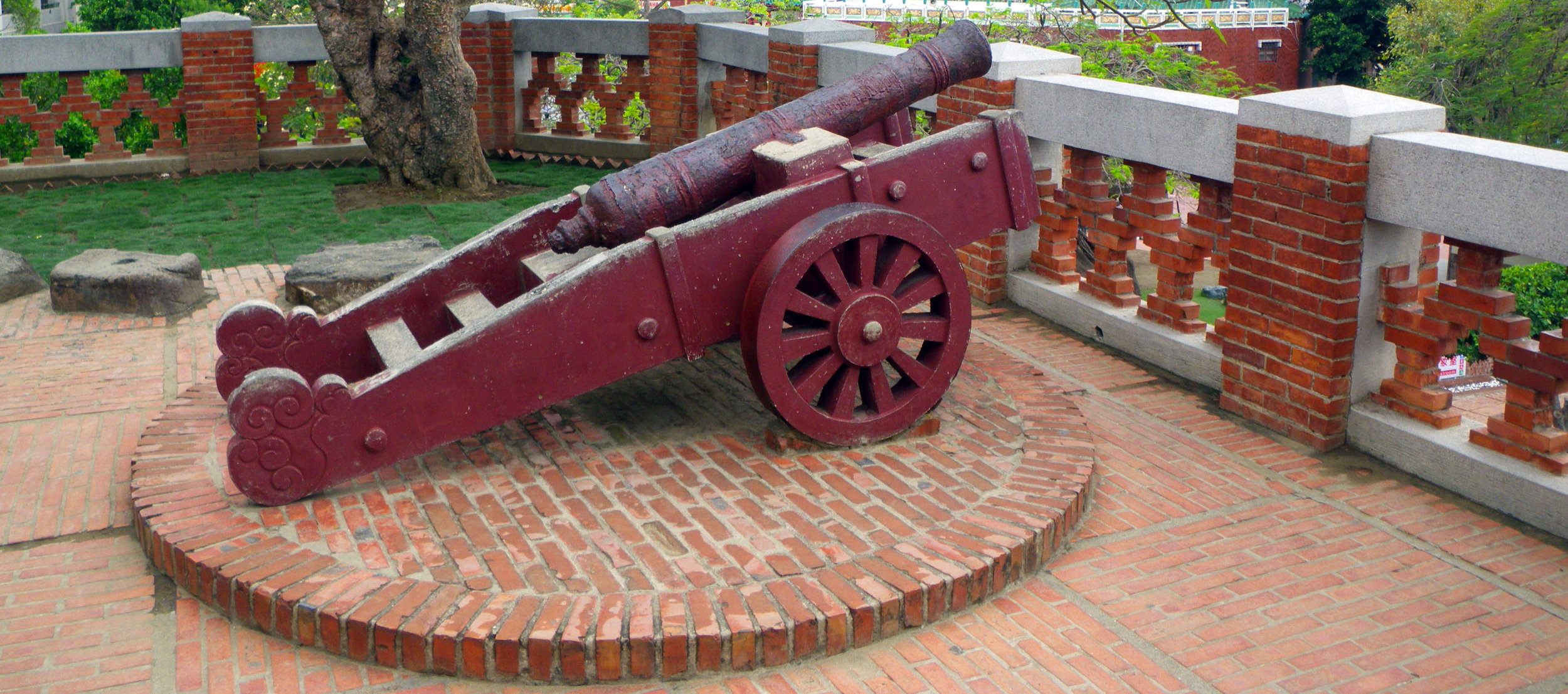 old Dutch cannon.jpg