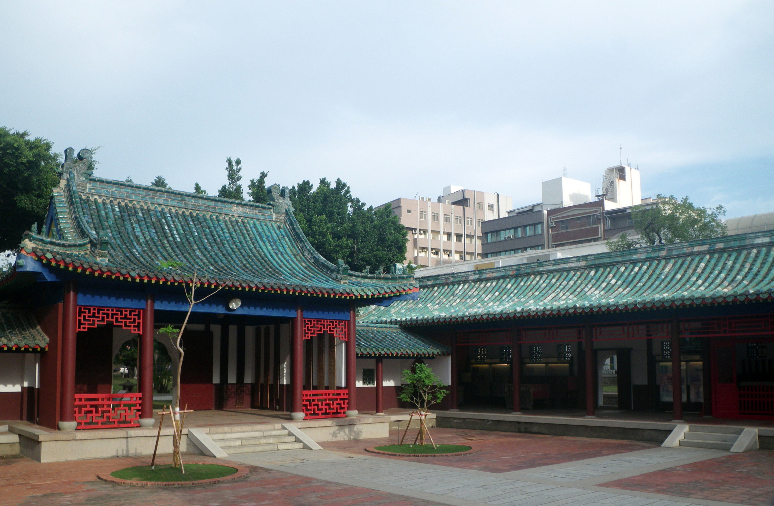 Tainan Confucious temple 5-1-10.jpg